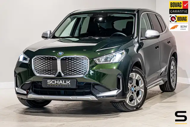 BMW iX1 EDrive30 X-Line|Sanremo Green|M-onderstel|Parking