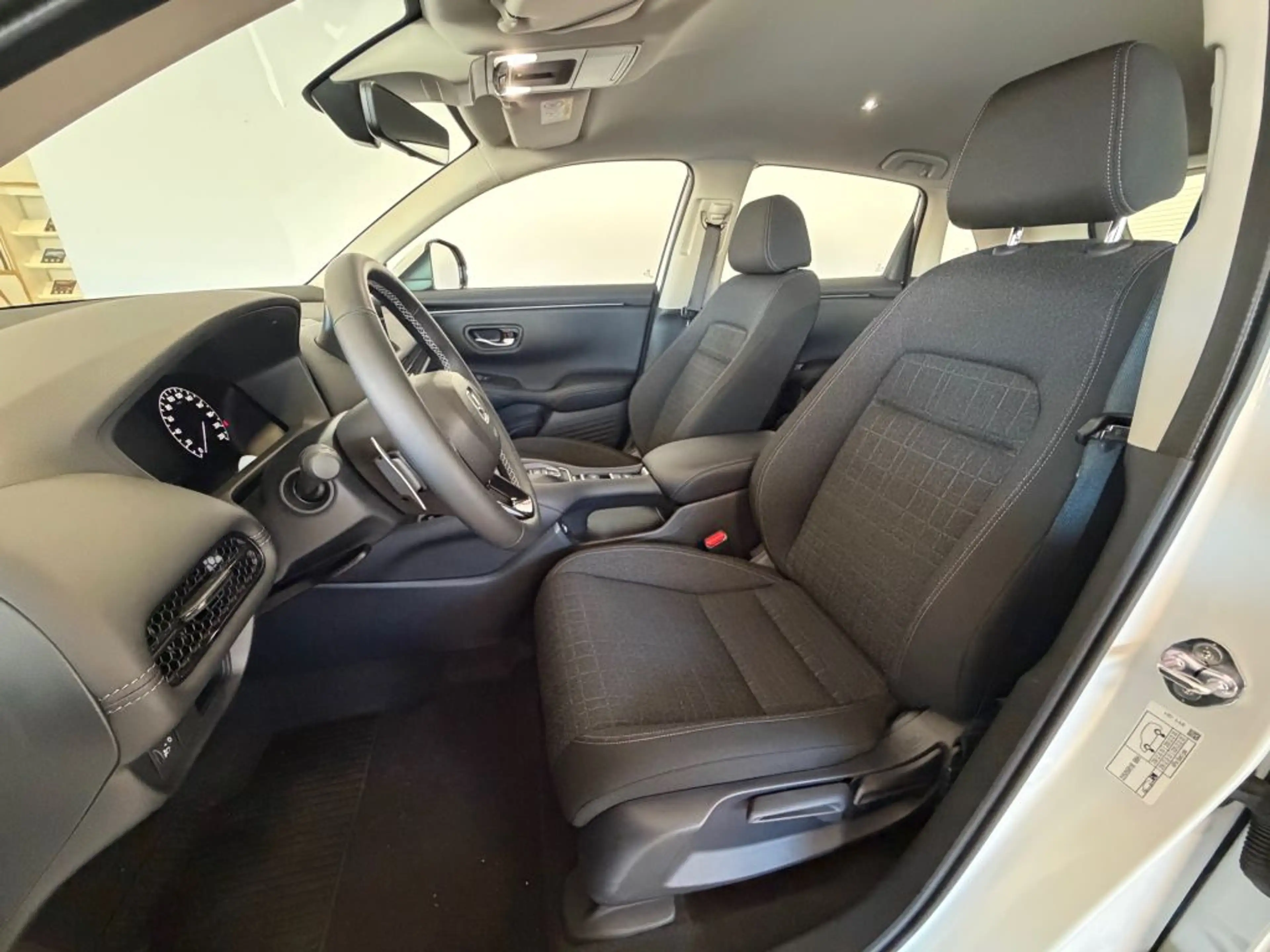 Honda ZR-V e:HEV 2.0 i-MMD Hybrid Elegance — photo 6
