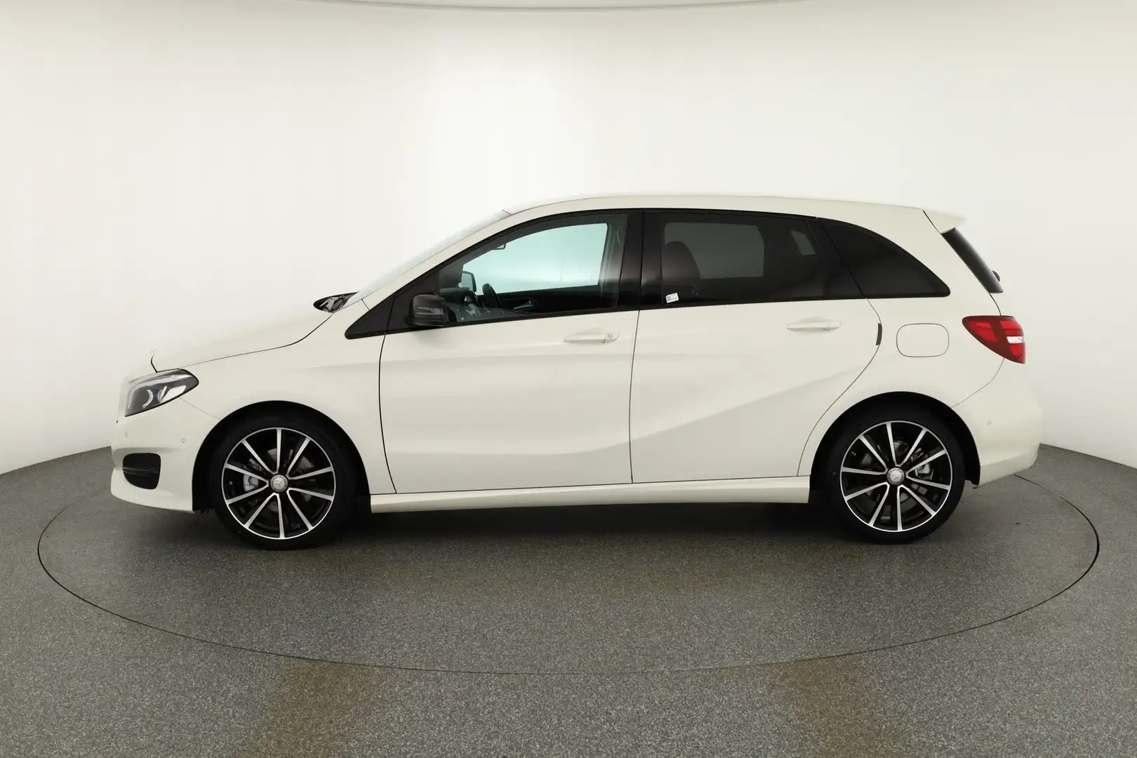 Mercedes-Benz B 150 B220 Urban 7G-DCT 4-Matic LED Navi Sitzheizung Weiß - 2