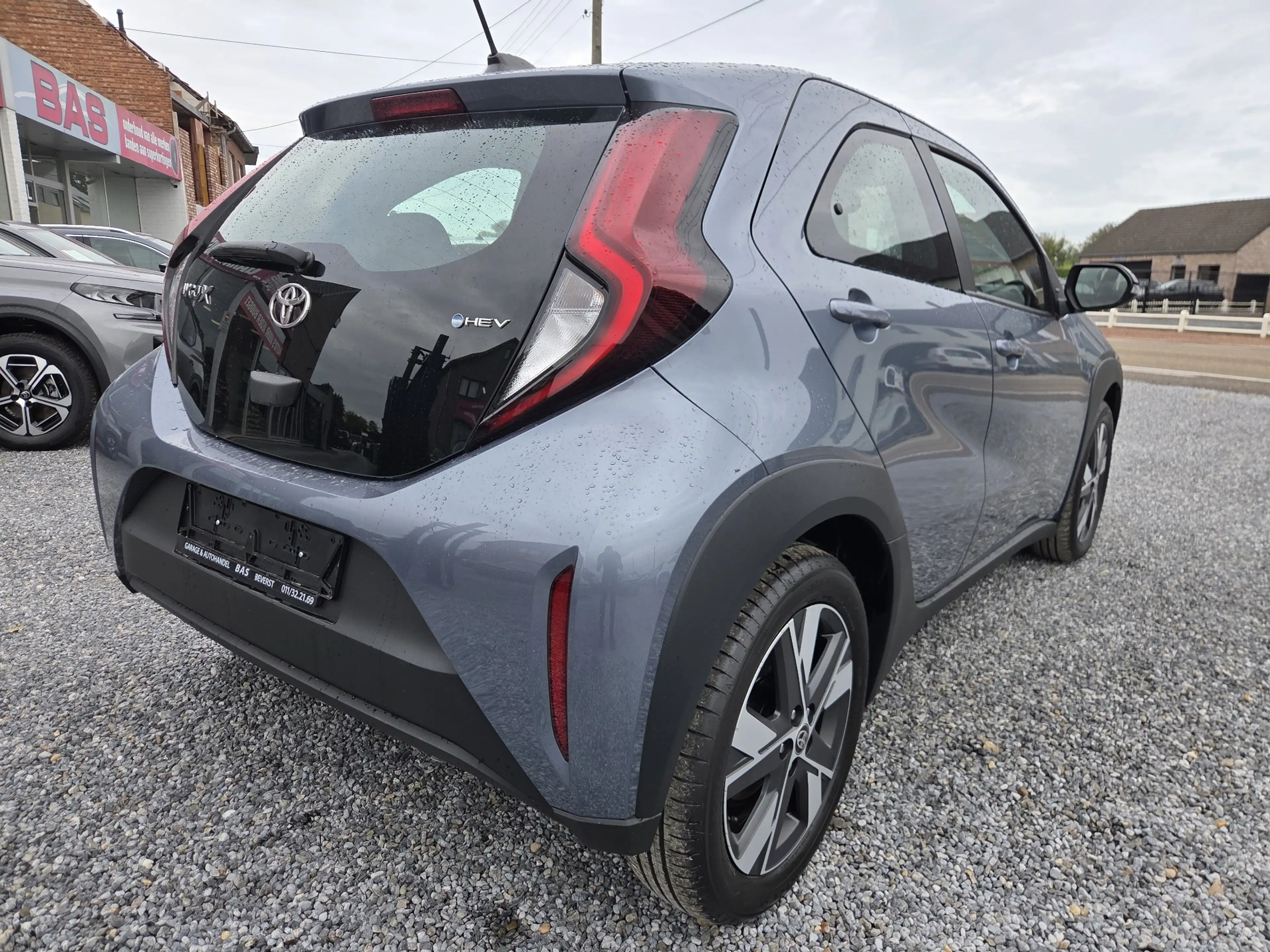 Toyota Aygo X Aygo X Hybrid 1.5i VVT-i Play E-CVT (85 kW) Play — photo 4