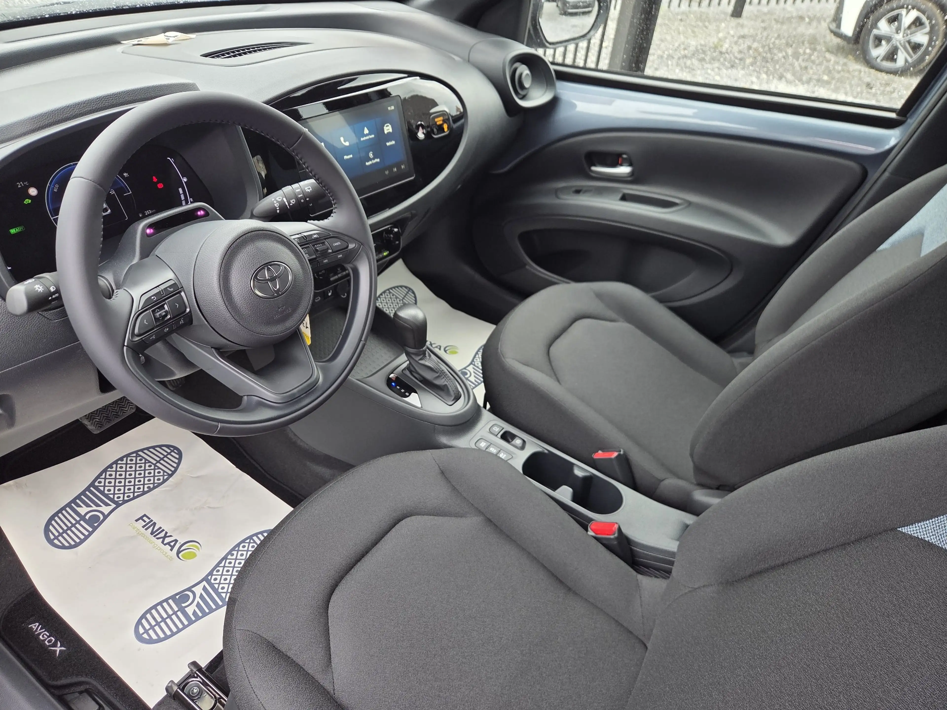 Toyota Aygo X Aygo X Hybrid 1.5i VVT-i Play E-CVT (85 kW) Play — photo 7