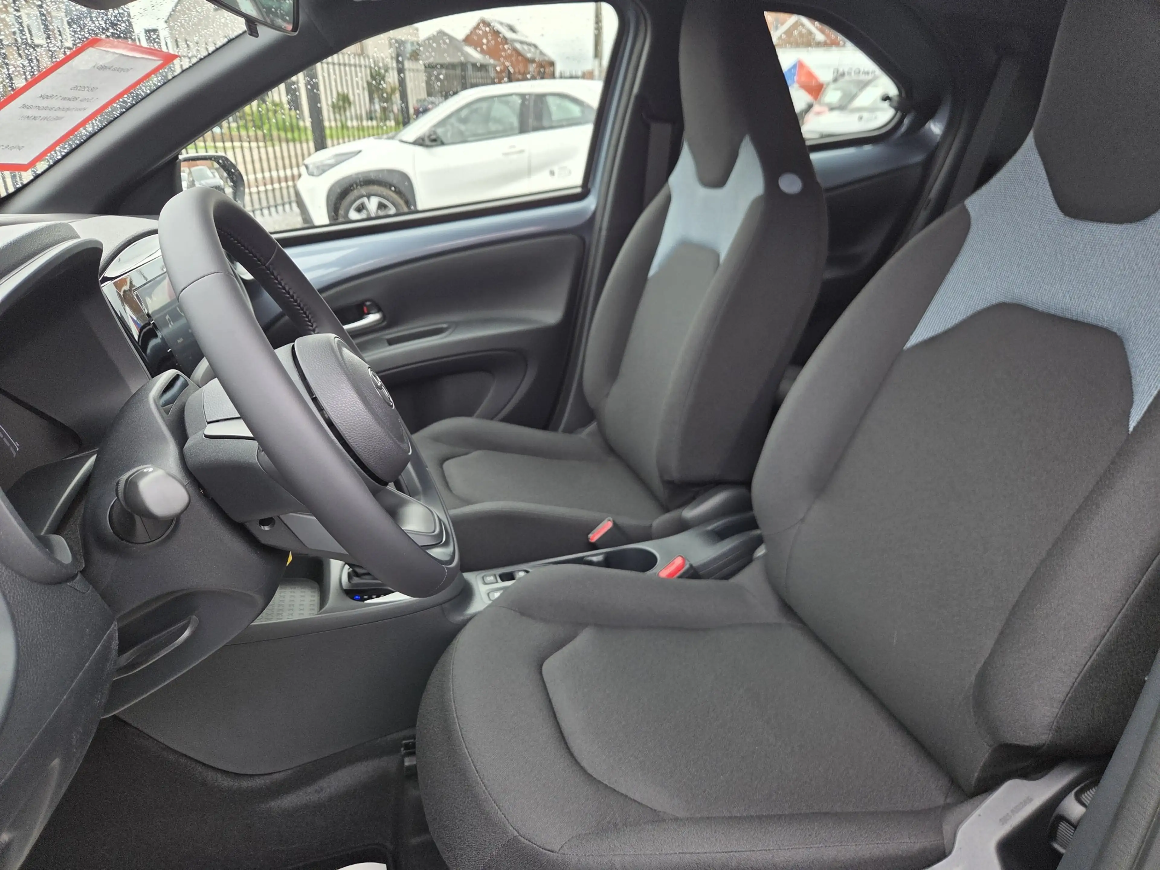 Toyota Aygo X Aygo X Hybrid 1.5i VVT-i Play E-CVT (85 kW) Play — photo 8
