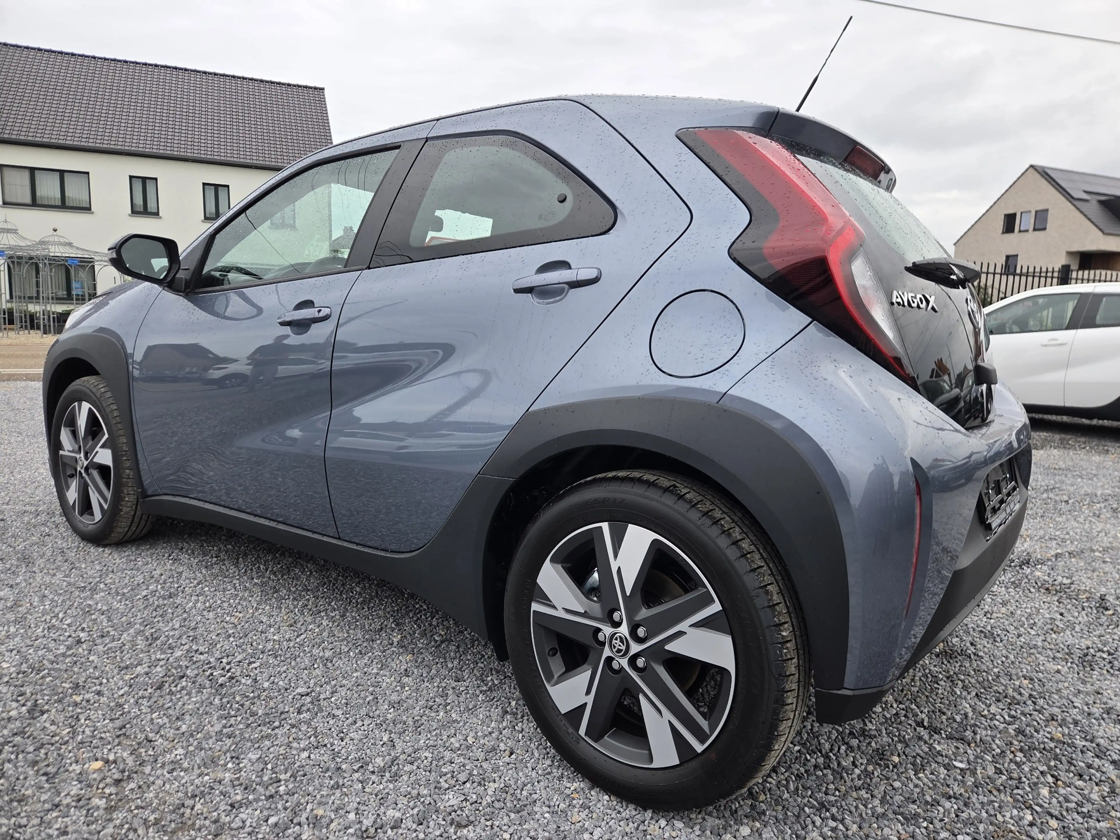 Toyota Aygo X Aygo X Hybrid 1.5i VVT-i Play E-CVT (85 kW) Play — photo 6
