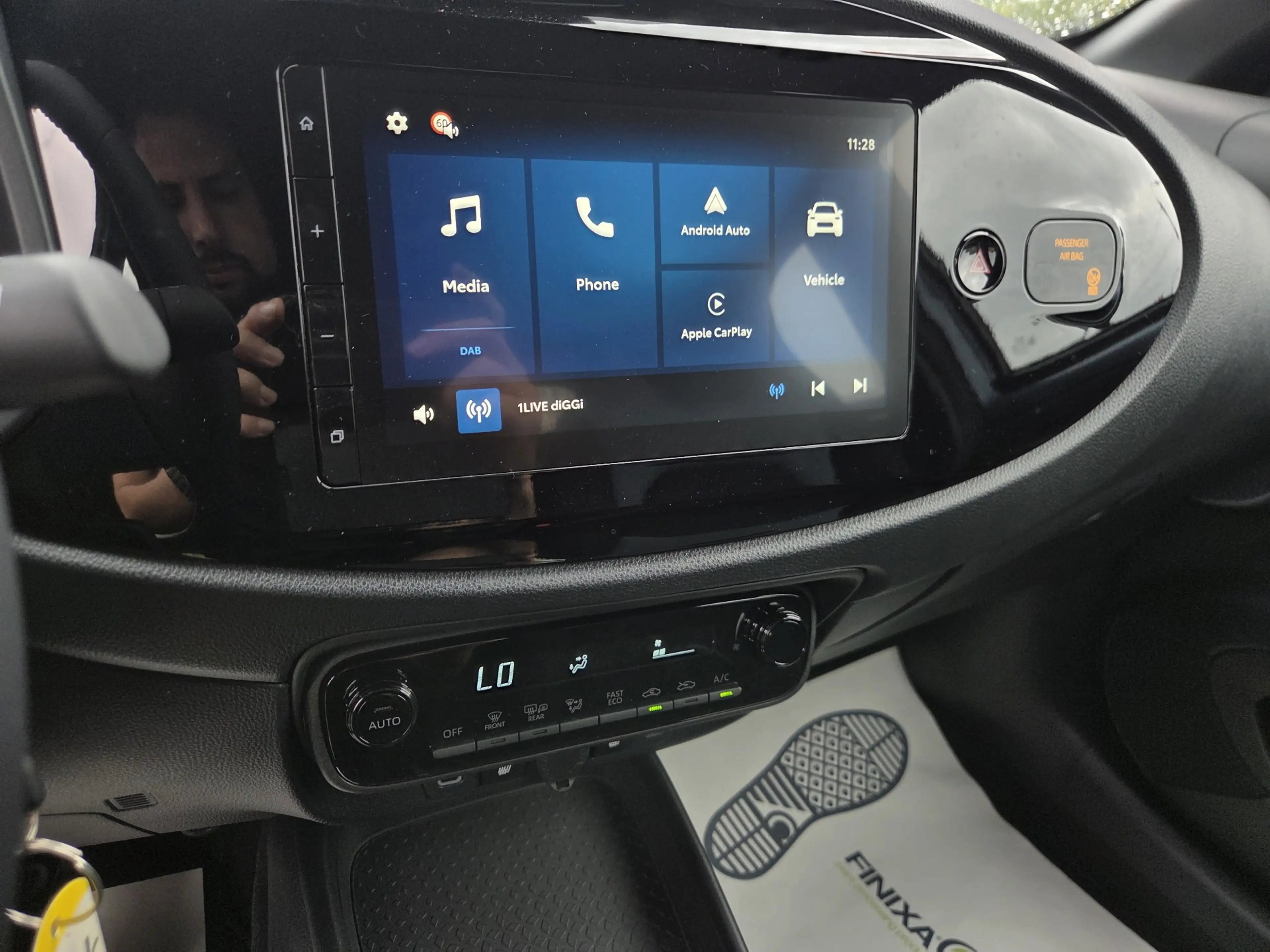 Toyota Aygo X Aygo X Hybrid 1.5i VVT-i Play E-CVT (85 kW) Play — photo 12