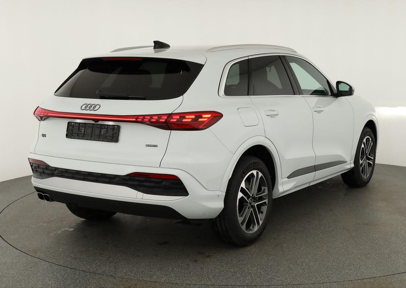 Audi Q5 TDI quattro S-Tronic, neues Modell, AHK, Navi, Led — photo 4