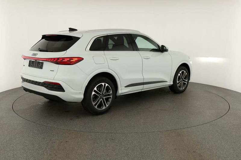 Audi Q5 TDI quattro S-Tronic, neues Modell, AHK, Navi, Led — photo 21