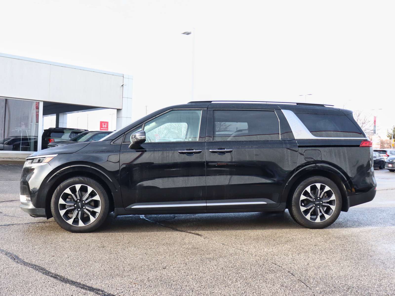 2024 Kia Carnival EX | Loaded with Black Leather | Power Dooors | Au — снимка 1