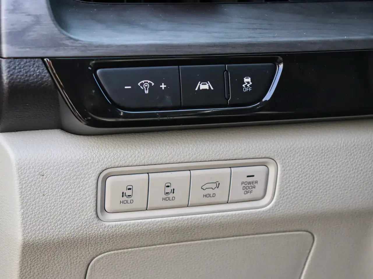 Kia Carnival снимка Kia Carnival
