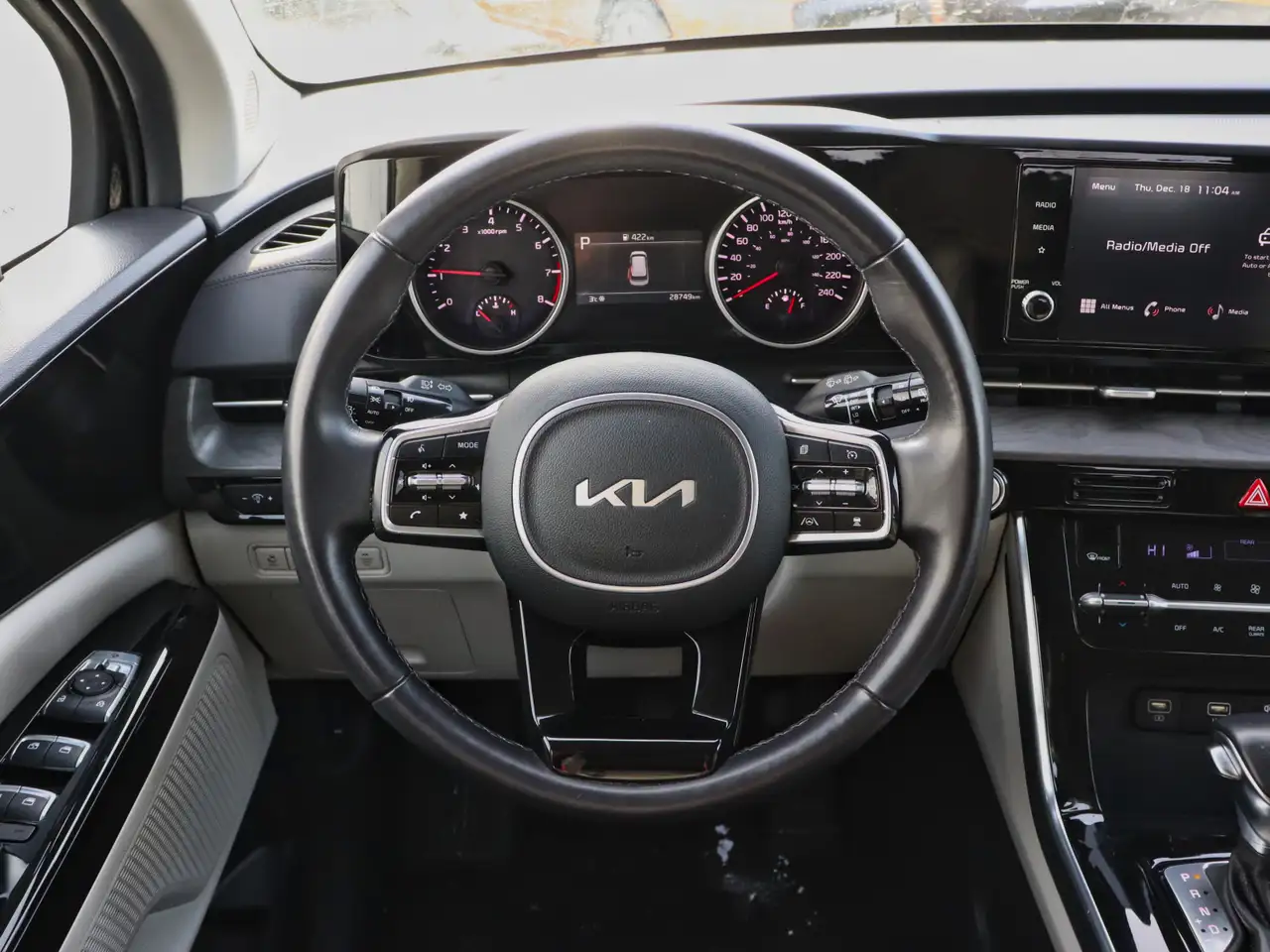 Kia Carnival снимка Kia Carnival