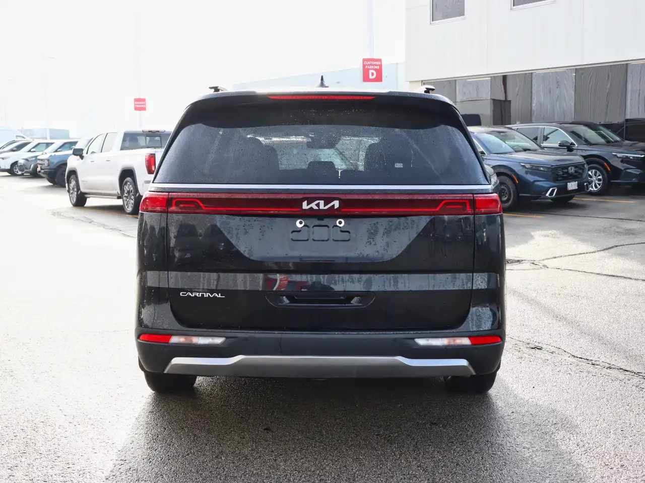Kia Carnival снимка Kia Carnival
