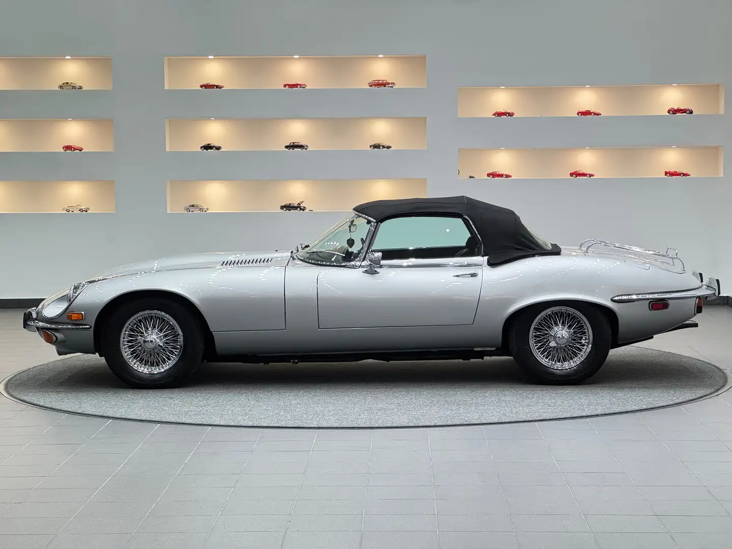 Jaguar E-Type V12 Roadster *Schalter*Originalzustand*Wertanlage* Silber - 2