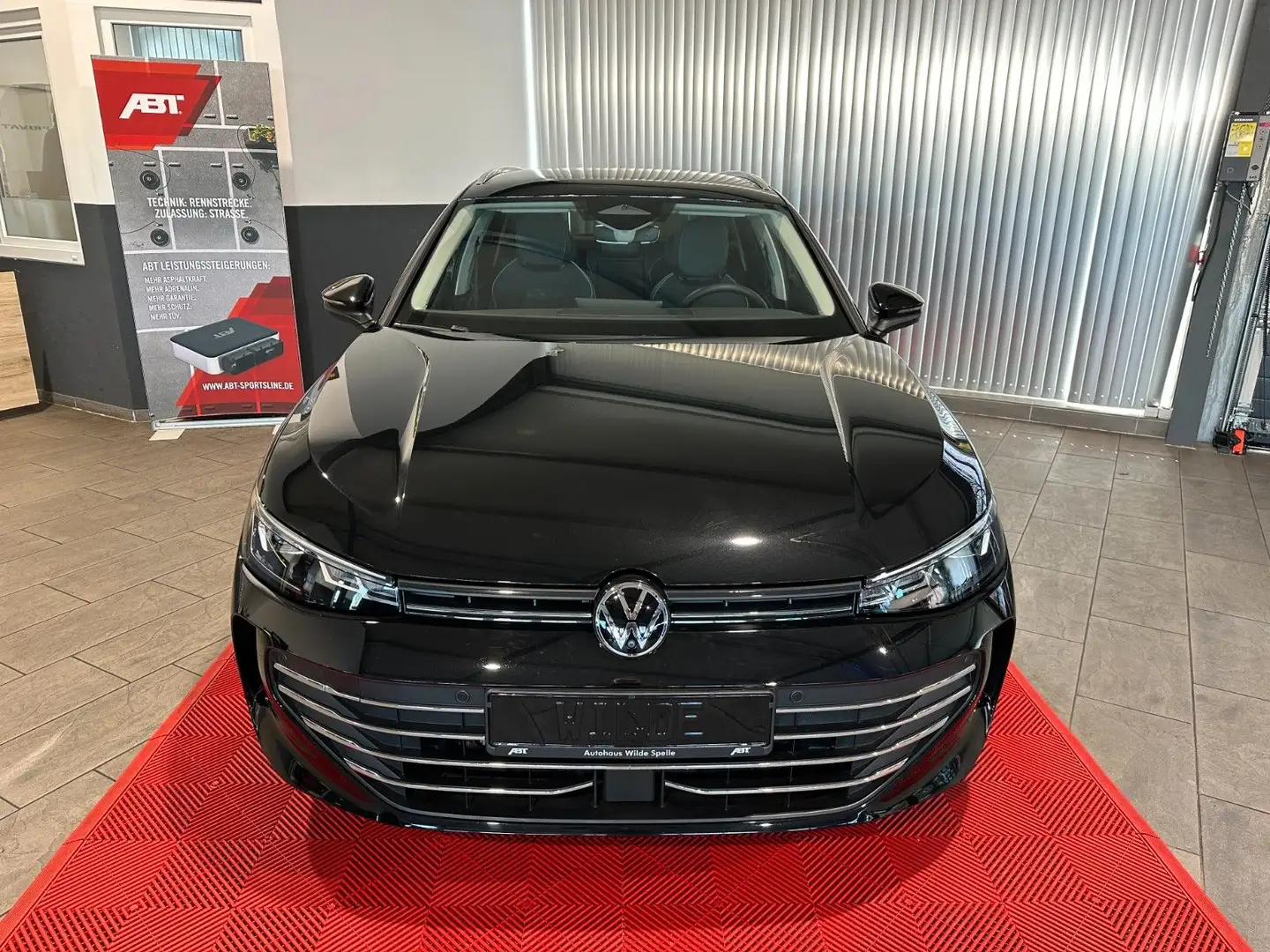 Volkswagen Passat Variant Business eTSI Navi Leder ACC LED Schwarz - 2