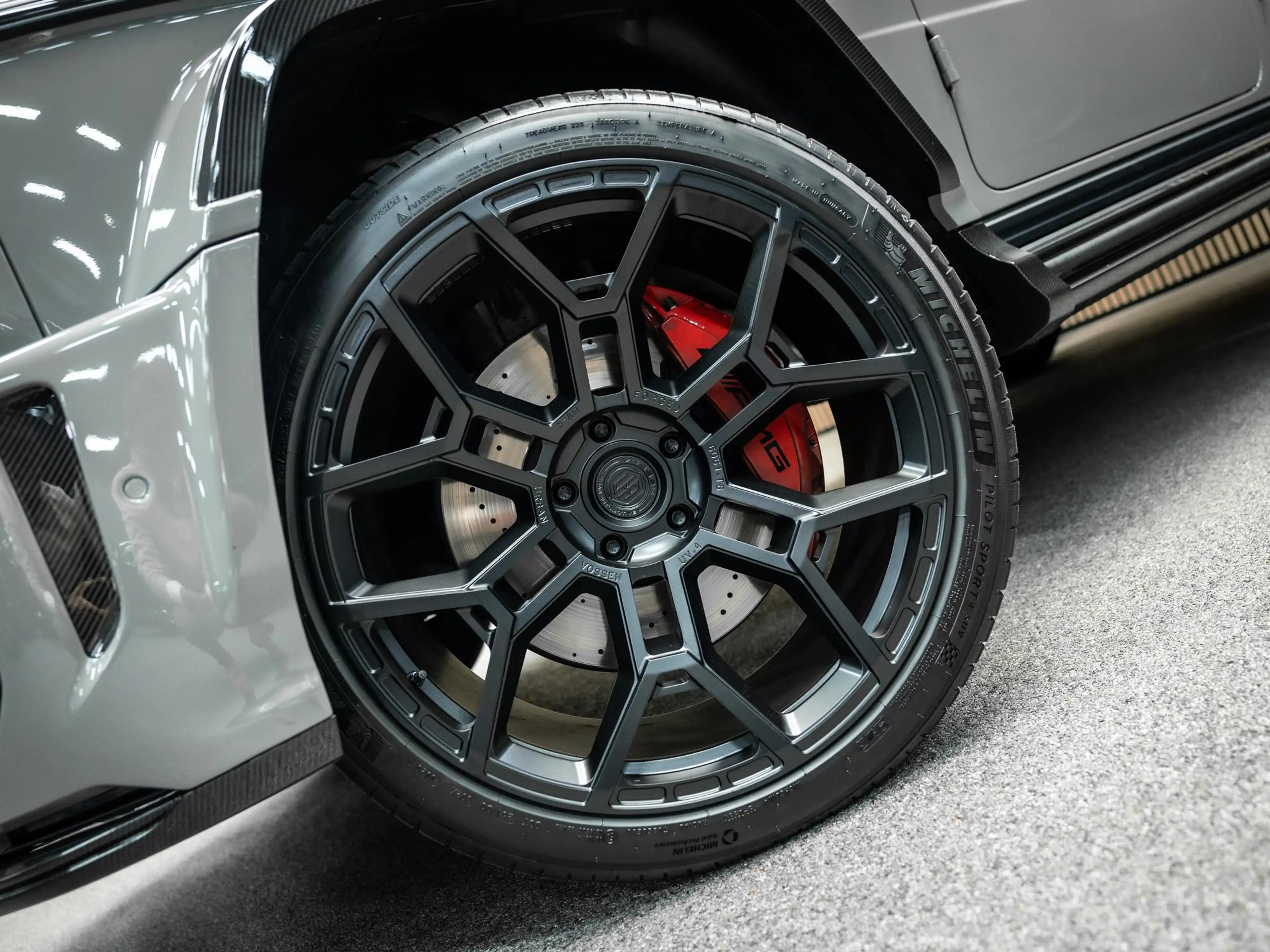 Mercedes-Benz G 63 Urban Wide Track, Akra, 24" Forged wheels UNIEK — photo 2