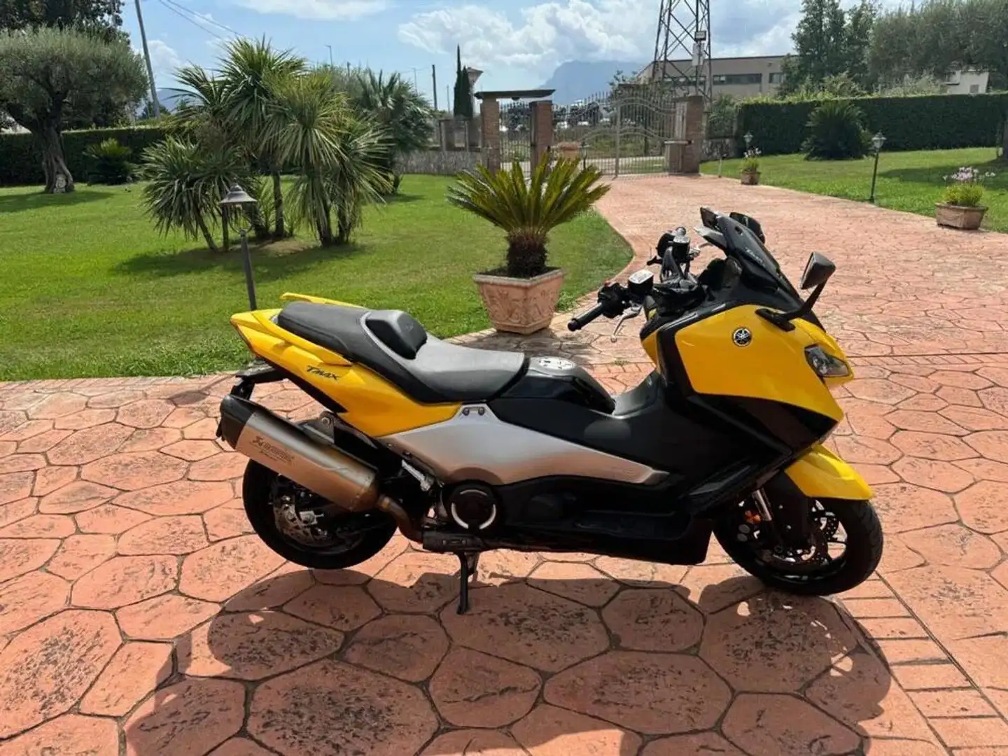 Yamaha TMAX 560 Galben - 1