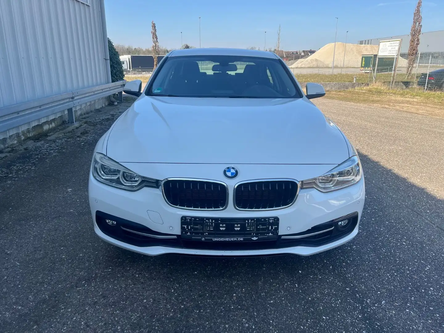 BMW 318 Baureihe 3 Lim. 318 i Sport Line Білий - 2