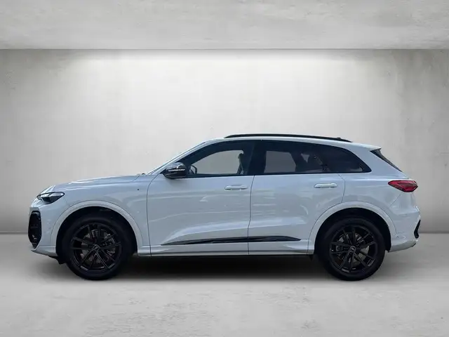 Audi Q5 view 2
