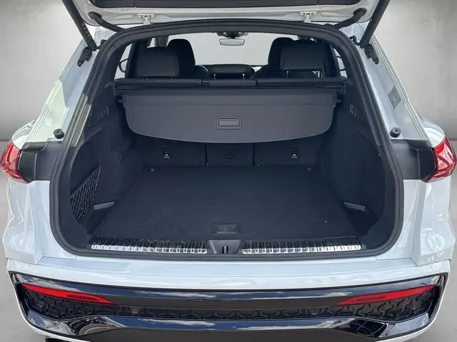 Audi Q5 view 5