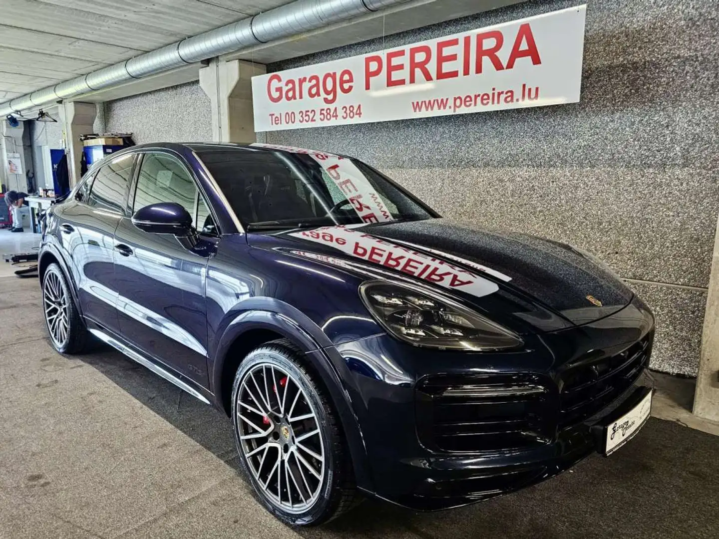 Porsche Cayenne COUPE 4.0 V8 GTS PACK CHRONO BOSE PANO CUIR NAVI Noir - 1