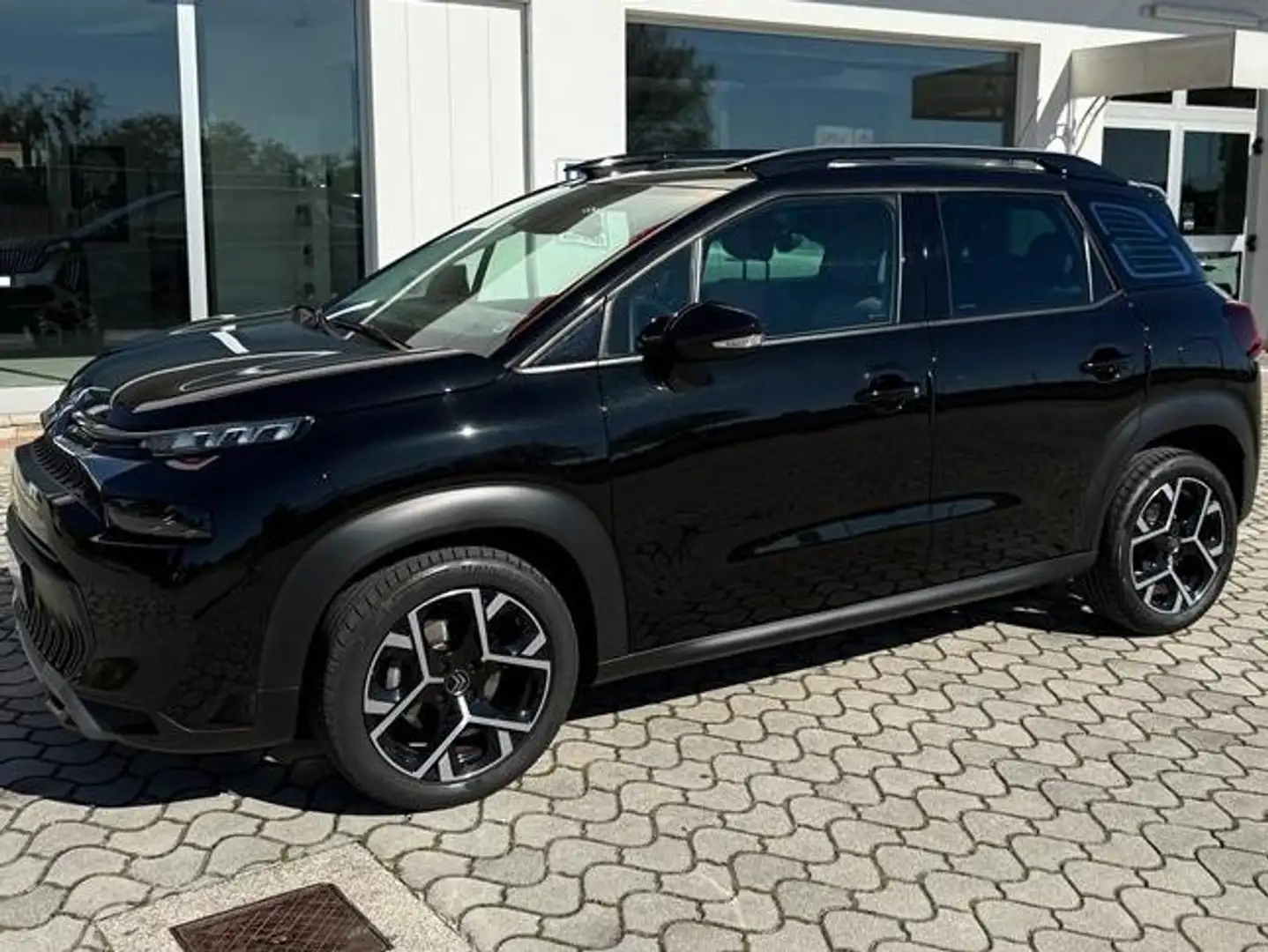 Citroen C3 Aircross BlueHDi 120 S&S EAT6 Shine Pack Zwart - 1