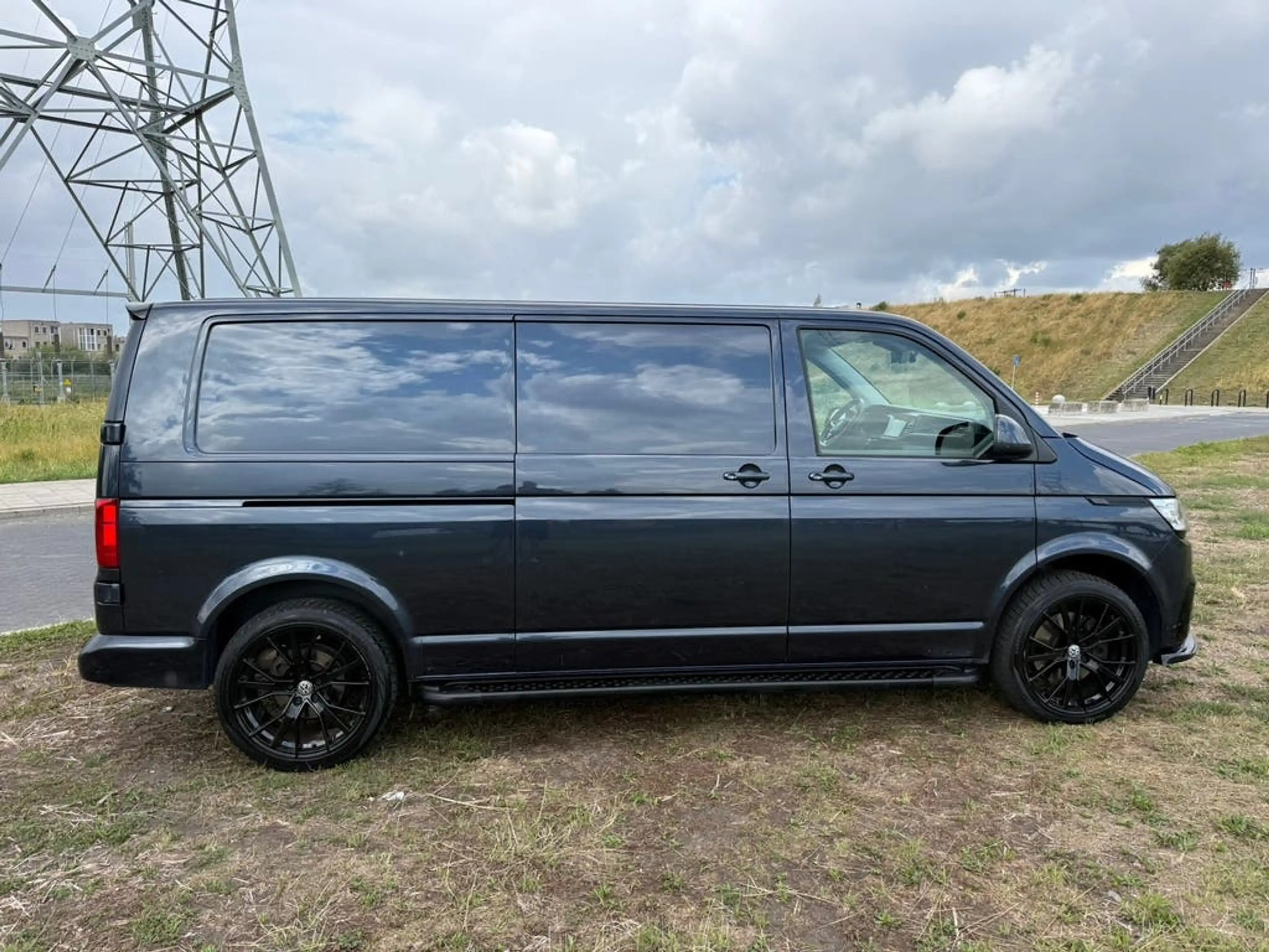 Volkswagen Transporter 2.0 TDI L2H1 — photo 14