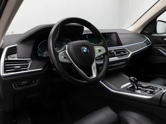 BMW X7 view 20