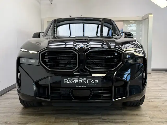 BMW XM view 2