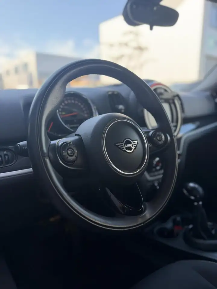 MINI Cooper SE Countryman Cooper 5 portes — photo 15 sur 24