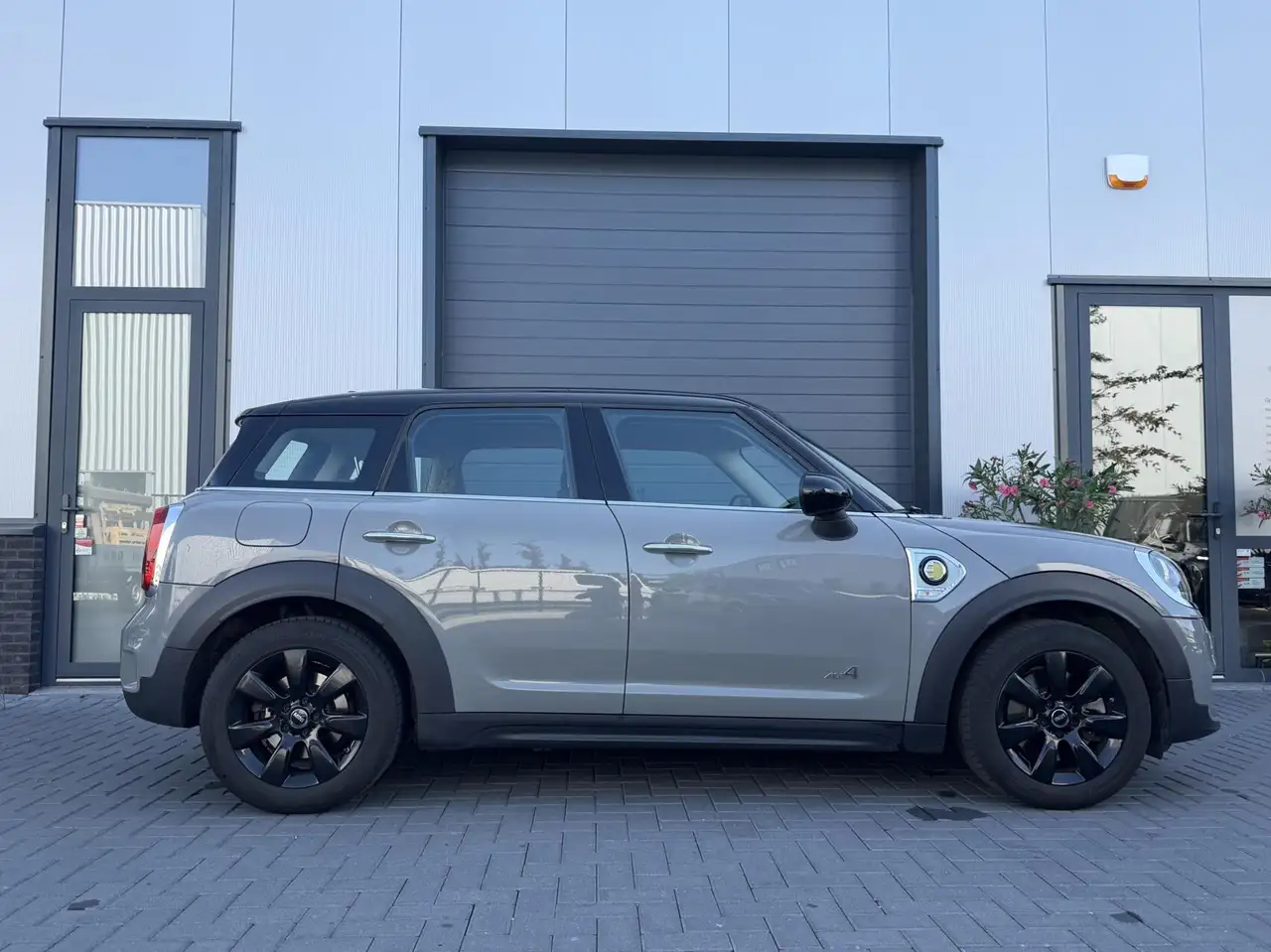 MINI Cooper SE Countryman Cooper 5 portes — photo 8 sur 24