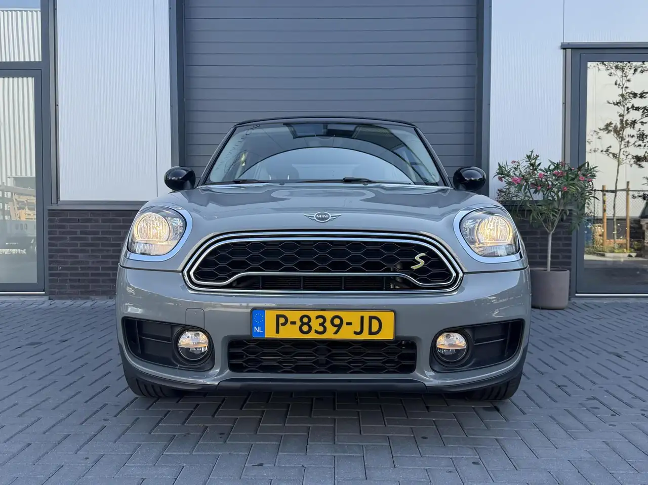 MINI Cooper SE Countryman Cooper 5 portes — photo 3 sur 24