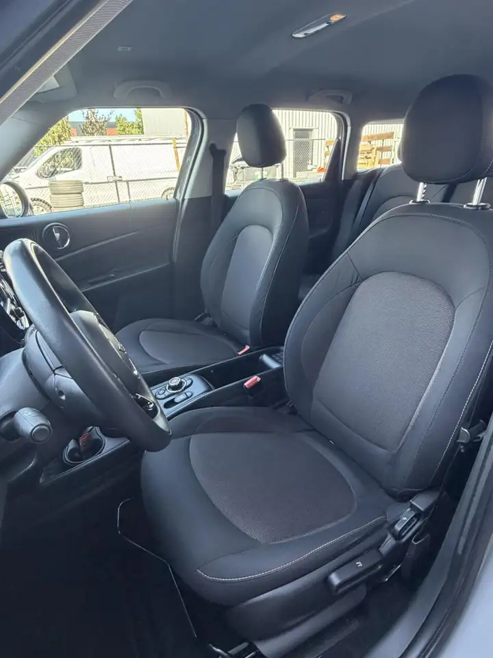 MINI Cooper SE Countryman Cooper 5 portes — photo 14 sur 24