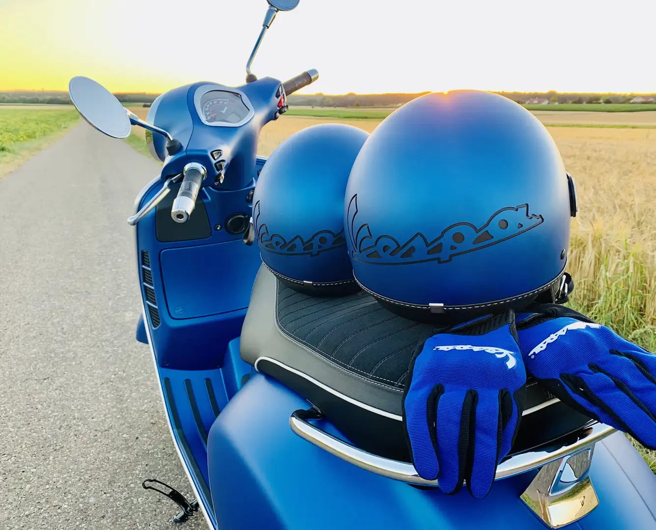 Vespa GTS Super Sport 300 Kék - 2