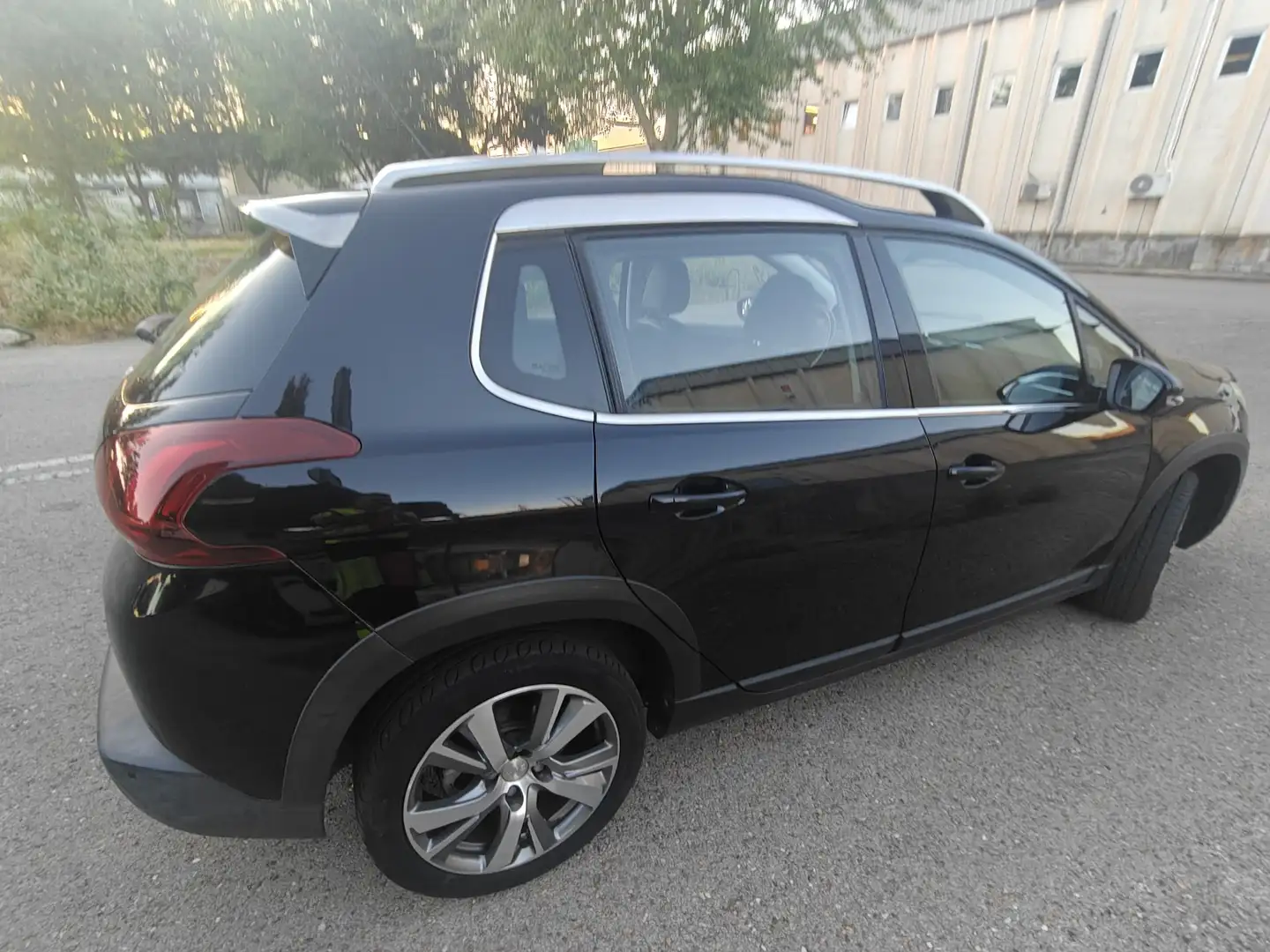 Peugeot 2008 1.6 BlueHDI S&S Allure 120 - 1