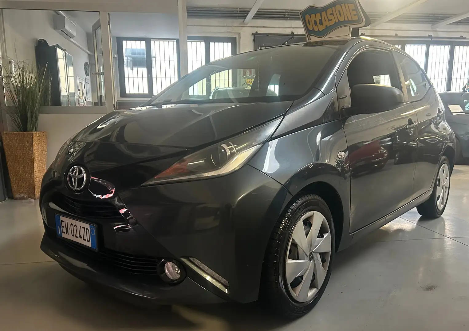 Toyota Aygo Aygo 5p 1.0 x-clusiv Gris - 1