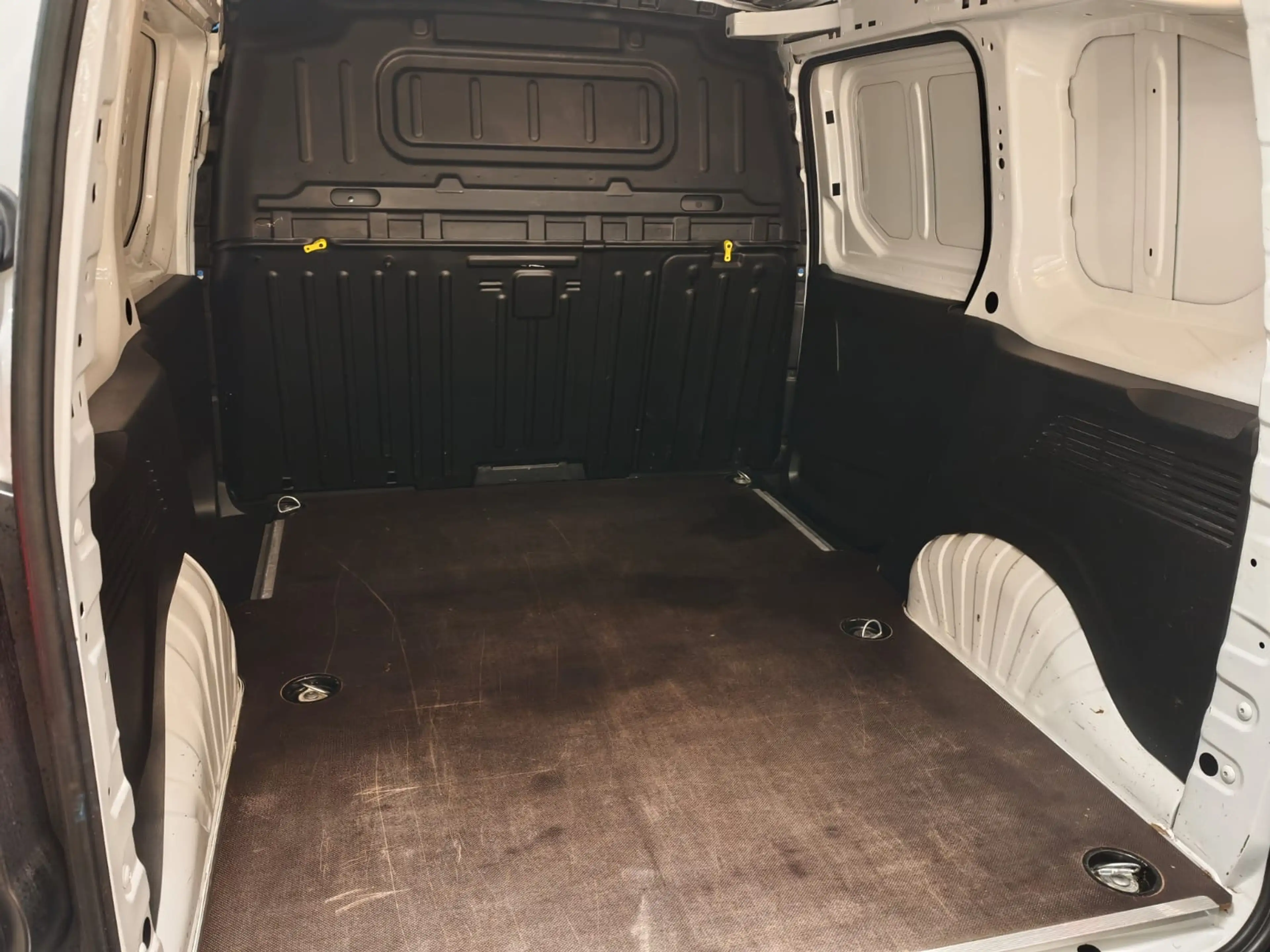 Peugeot Partner 1.5BLUEHDI UTILITAIRE ** GARANTIE 12 MOIS** — photo 9