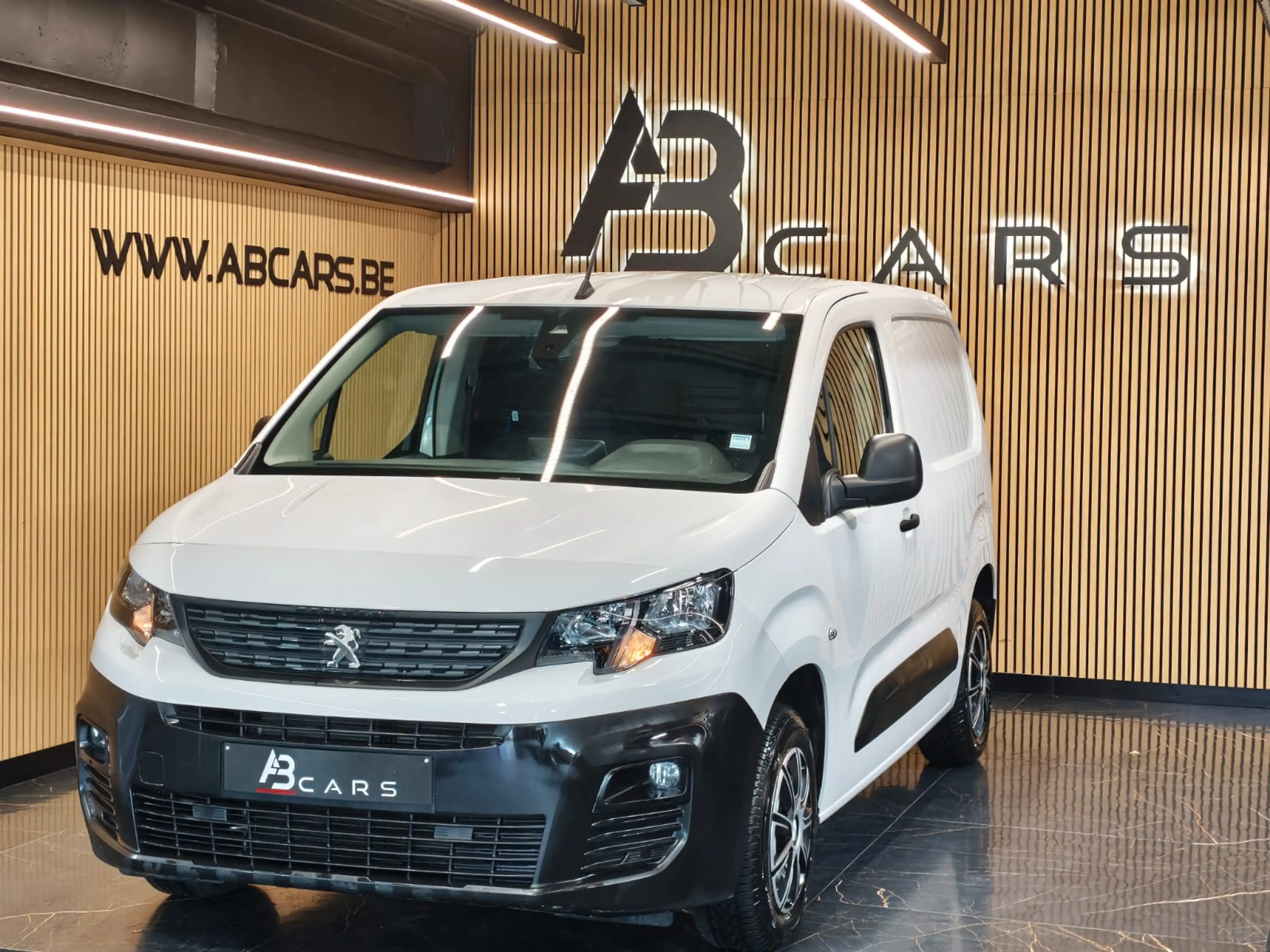 Peugeot Partner 1.5BLUEHDI UTILITAIRE ** GARANTIE 12 MOIS** — photo 3
