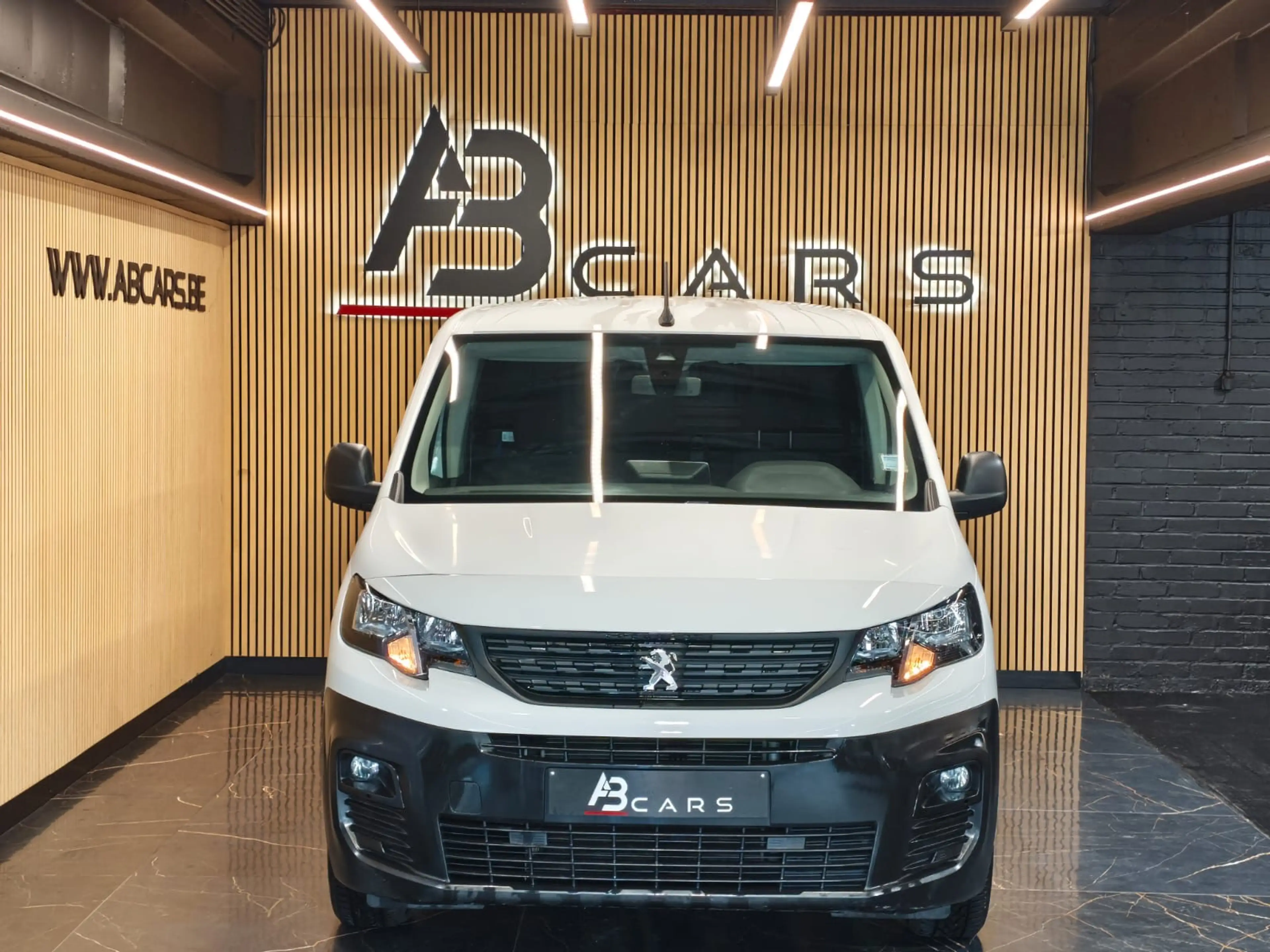 Peugeot Partner 1.5BLUEHDI UTILITAIRE ** GARANTIE 12 MOIS** — photo 5
