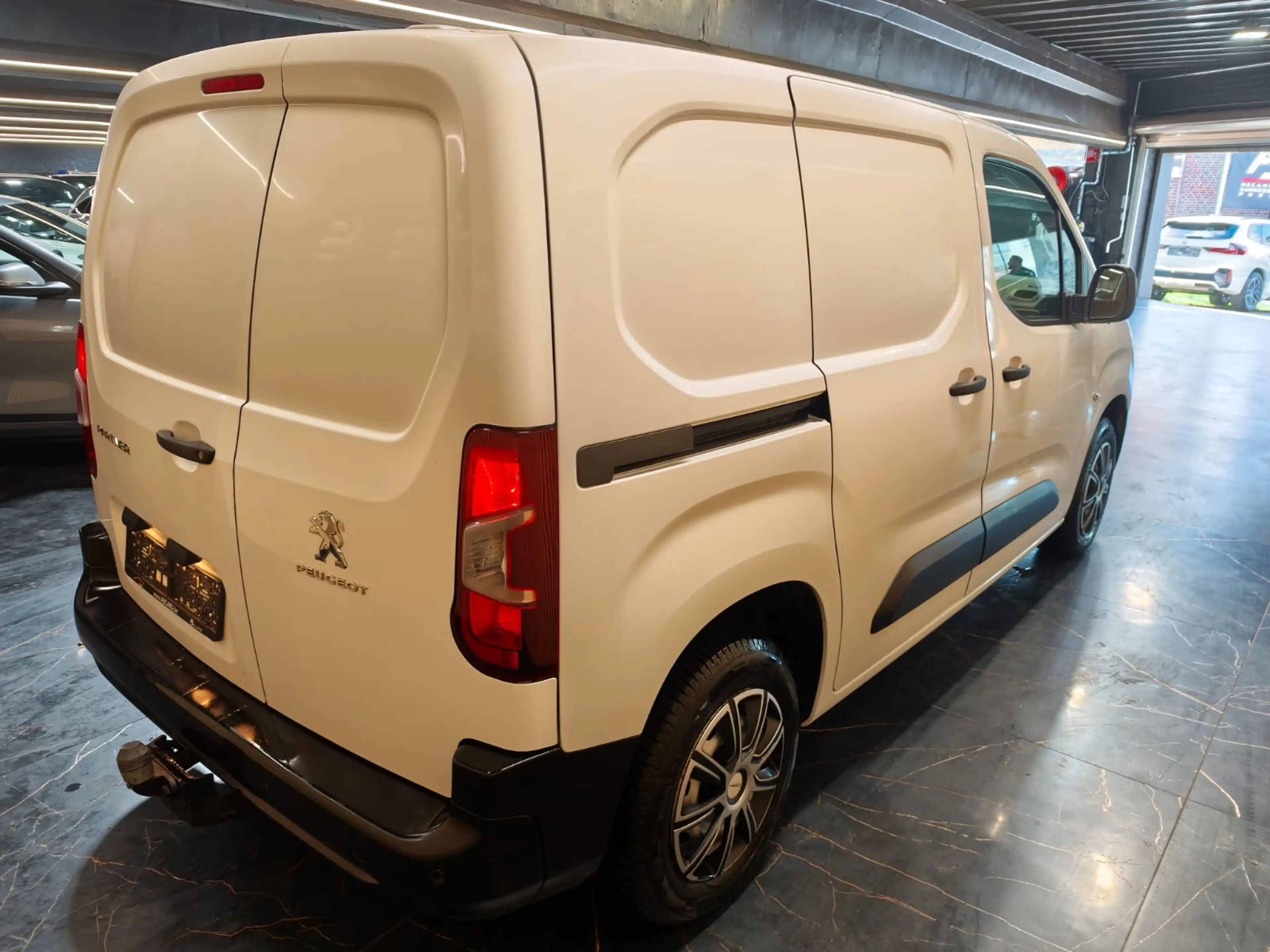 Peugeot Partner 1.5BLUEHDI UTILITAIRE ** GARANTIE 12 MOIS** — photo 7