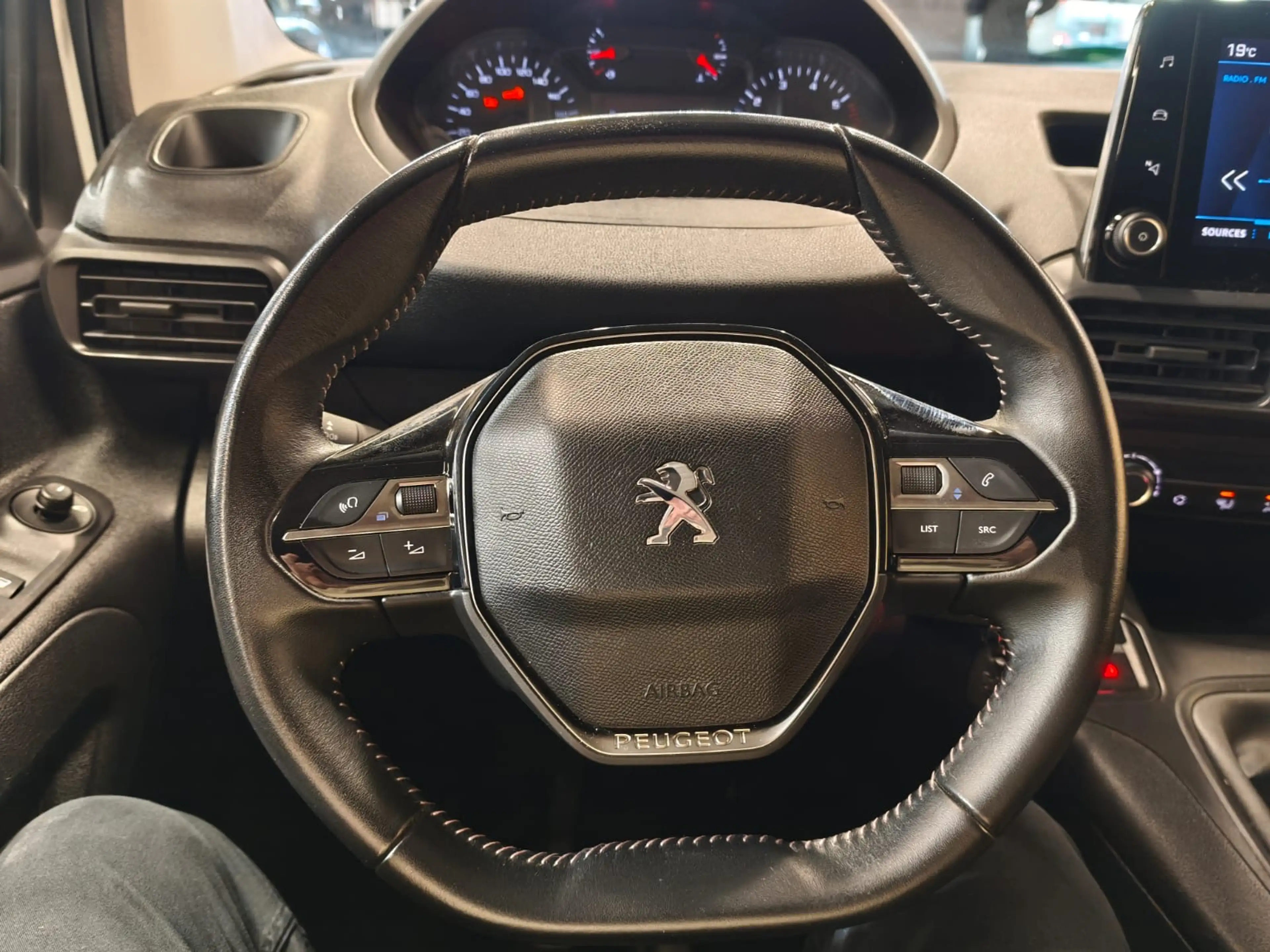 Peugeot Partner 1.5BLUEHDI UTILITAIRE ** GARANTIE 12 MOIS** — photo 13