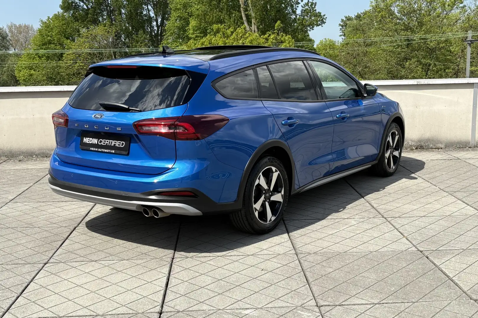Ford Focus Wagon 1.0 EcoBoost Hybrid Active X | Panoramadak | Blauw - 2