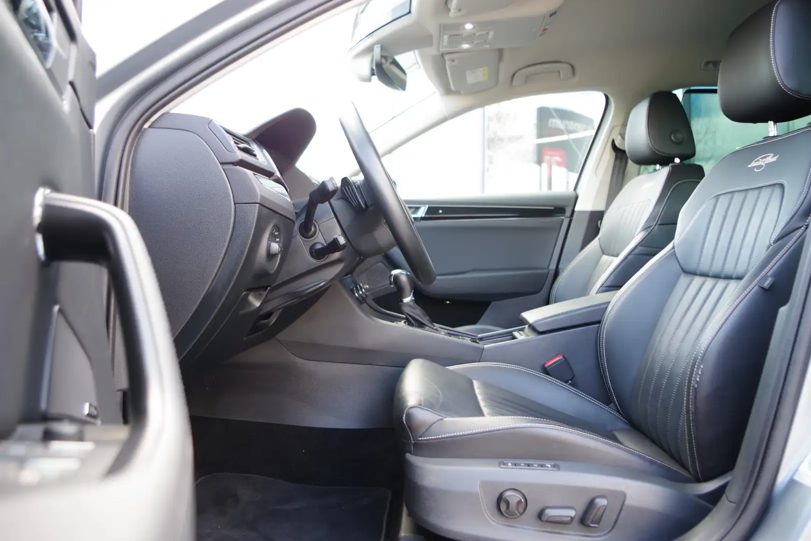 Skoda Superb Combi 1.4 TSI iV 218 PK Laurin & Klement PHEV, Can Grijs - 2