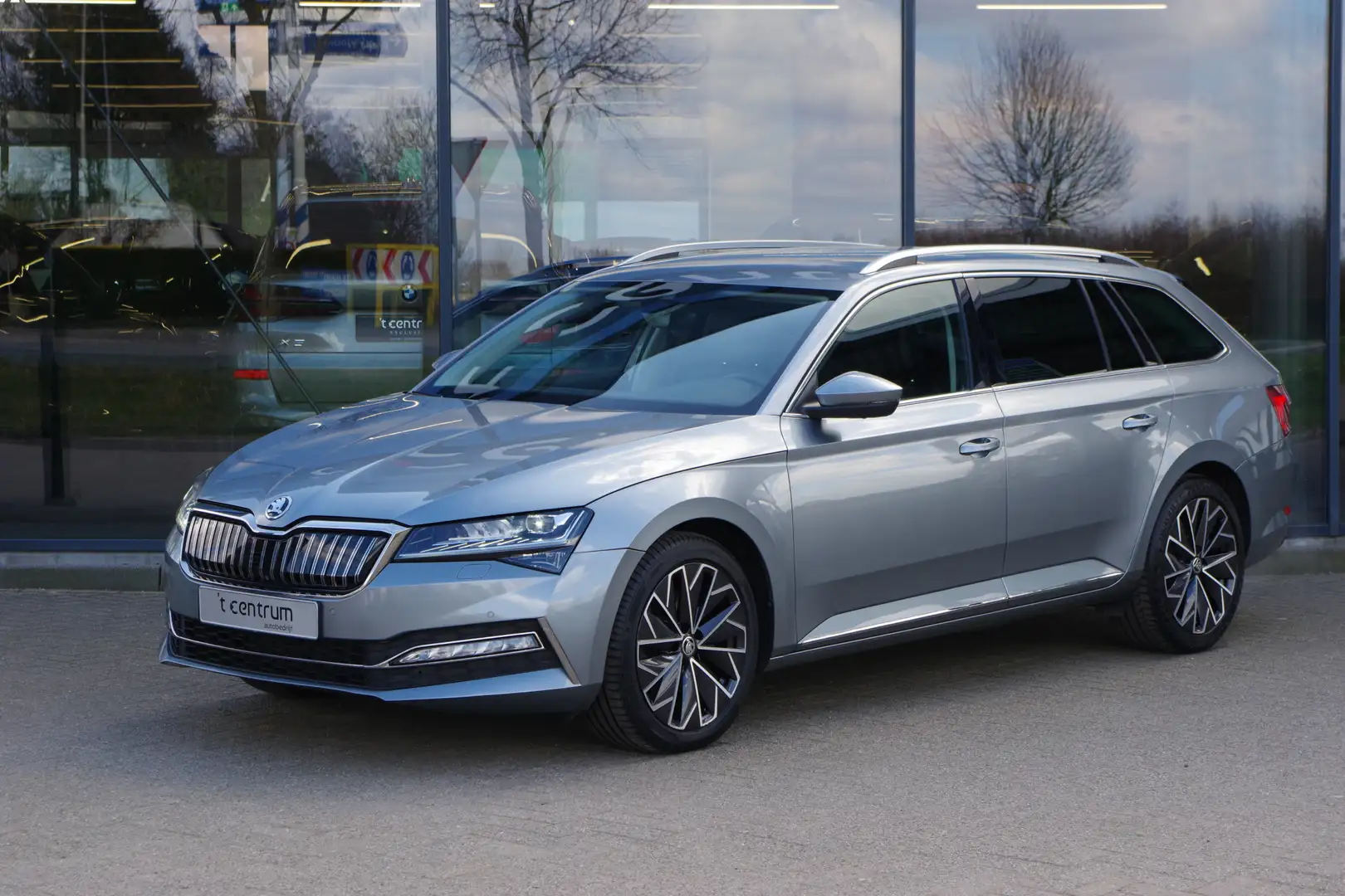 Skoda Superb Combi 1.4 TSI iV 218 PK Laurin & Klement PHEV, Can Grijs - 1