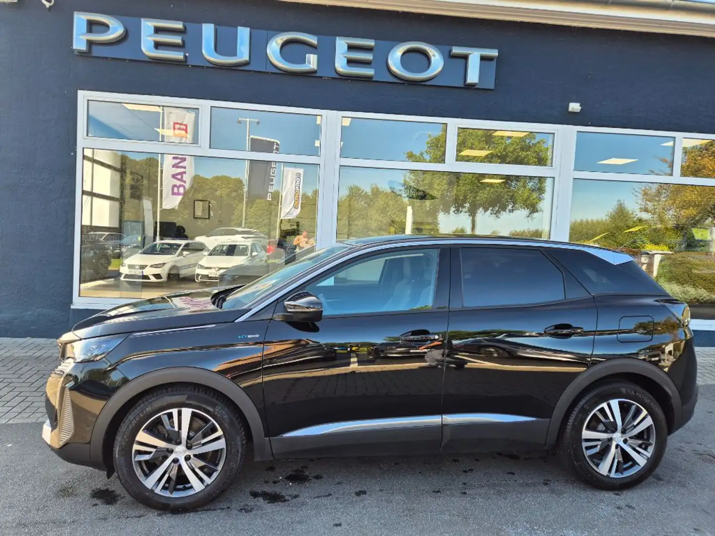 Peugeot 3008 Allure Hybrid 225 NAVI+SITZHZG.+KEYLESS+CAM Noir - 1