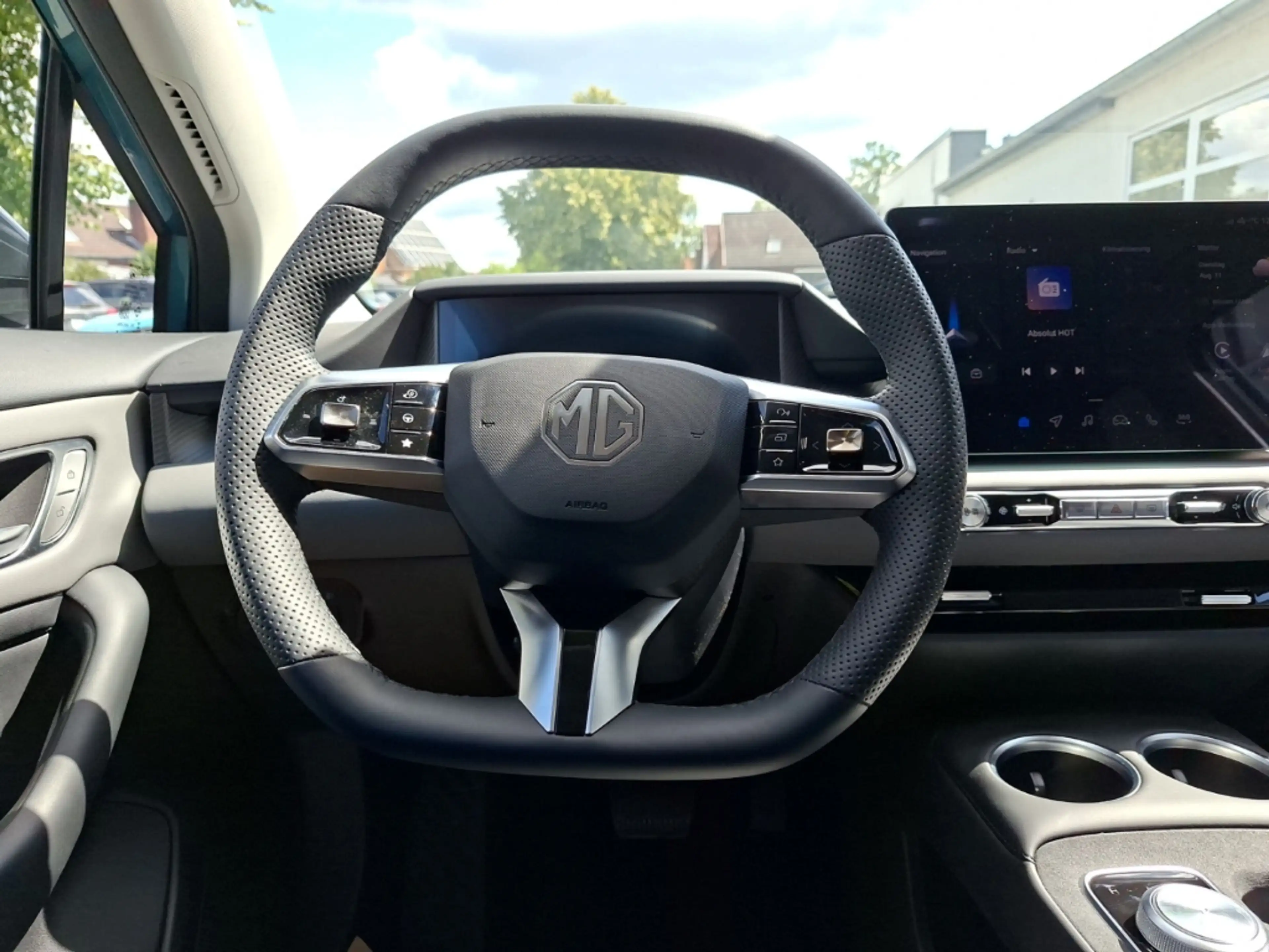 MG MG4 Premium EV 64 kW 360 Kamera LED ACC SHZ LenkradHZ — photo 15