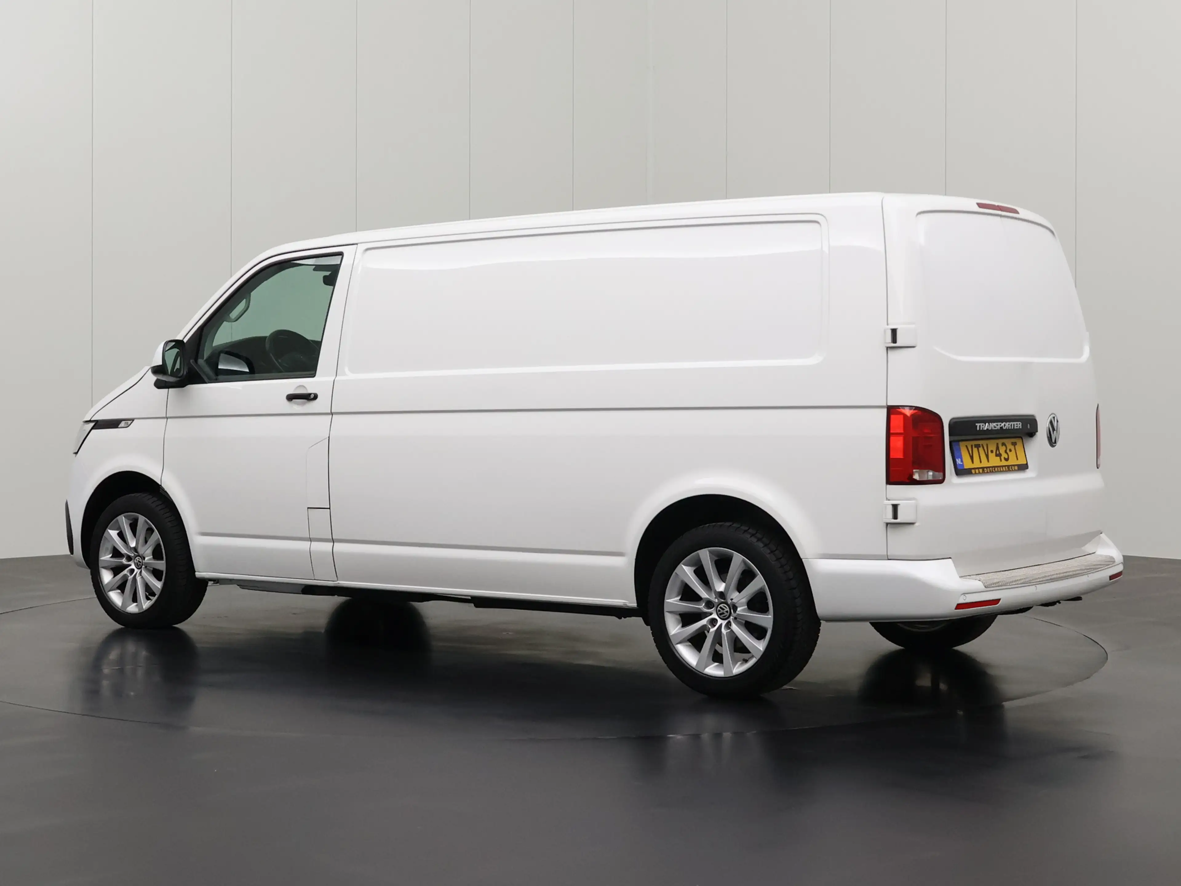 Volkswagen T6.1 Transporter 2.0TDI Lang | Imperiaal | Trekhaak | Multimedia | — photo 6