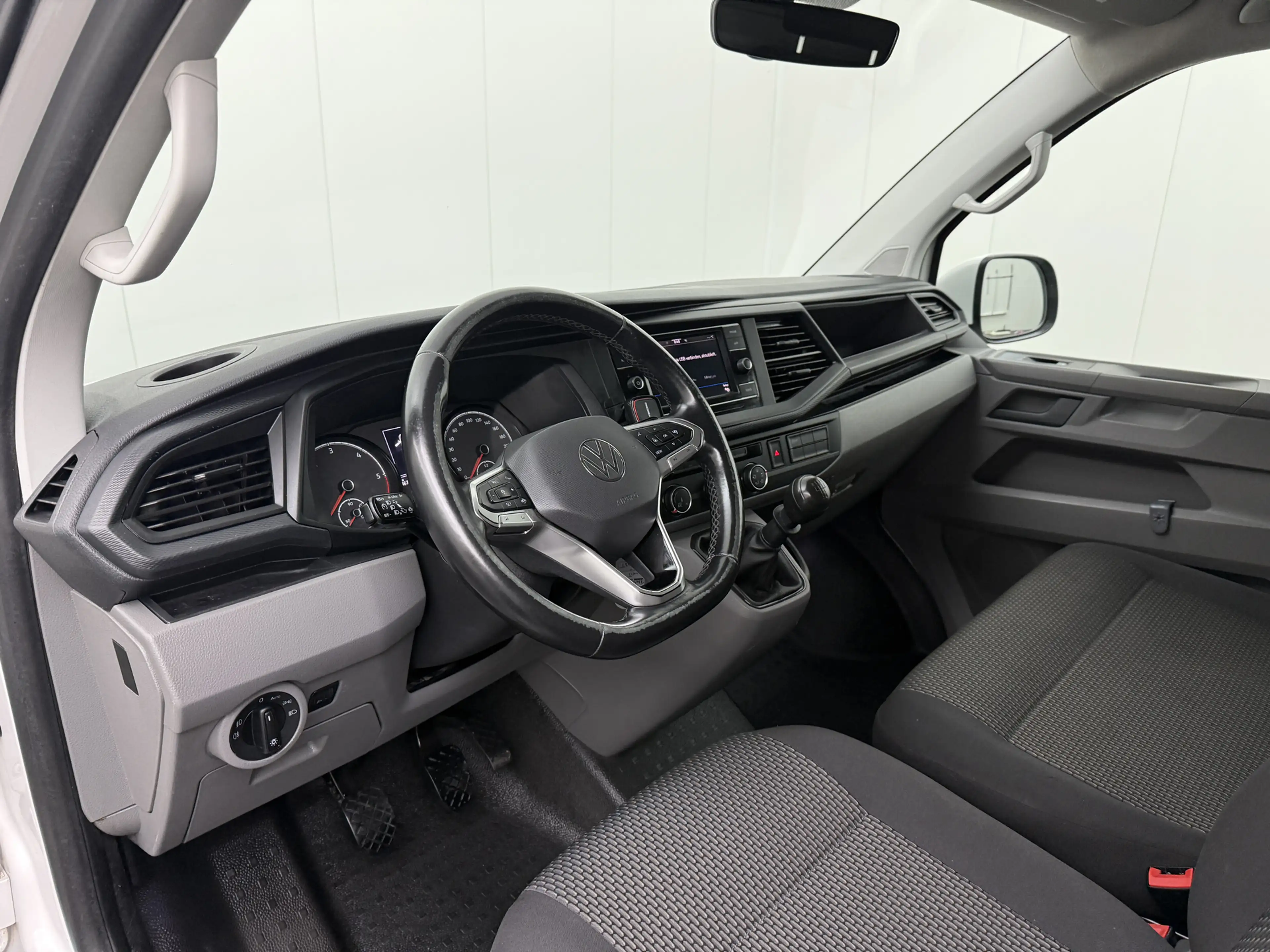 Volkswagen T6.1 Transporter 2.0TDI Lang | Imperiaal | Trekhaak | Multimedia | — photo 3