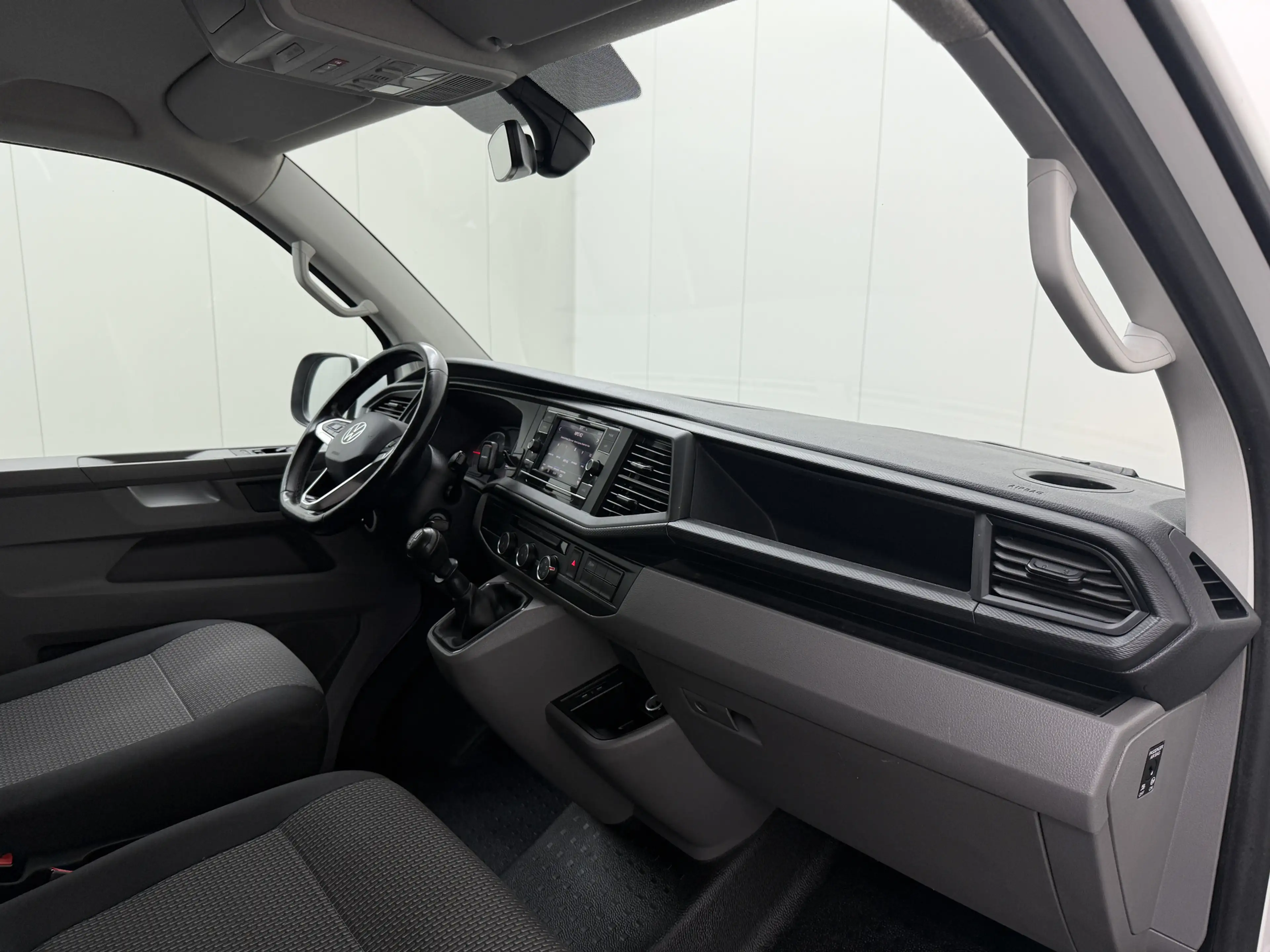 Volkswagen T6.1 Transporter 2.0TDI Lang | Imperiaal | Trekhaak | Multimedia | — photo 21