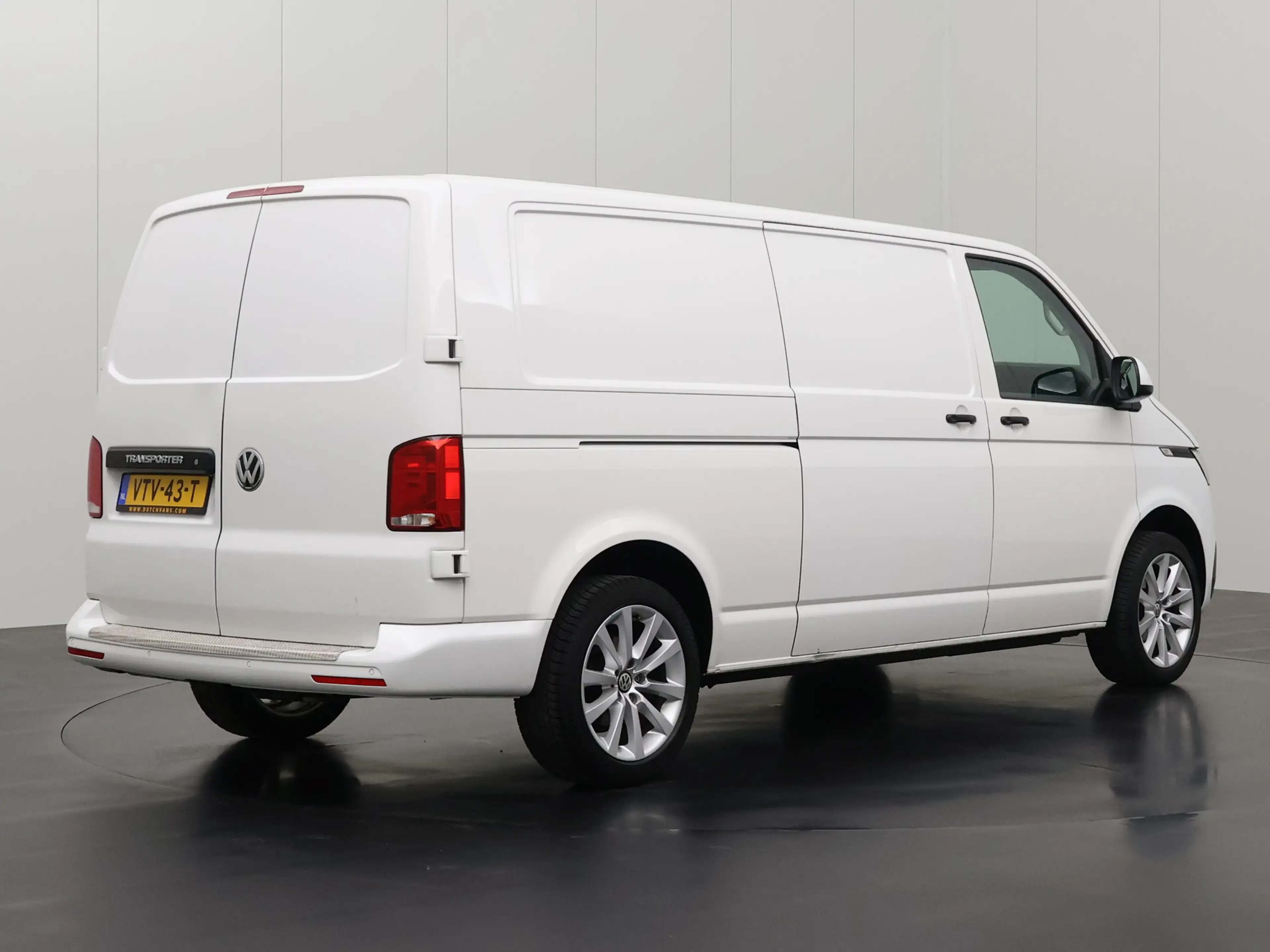 Volkswagen T6.1 Transporter 2.0TDI Lang | Imperiaal | Trekhaak | Multimedia | — photo 2