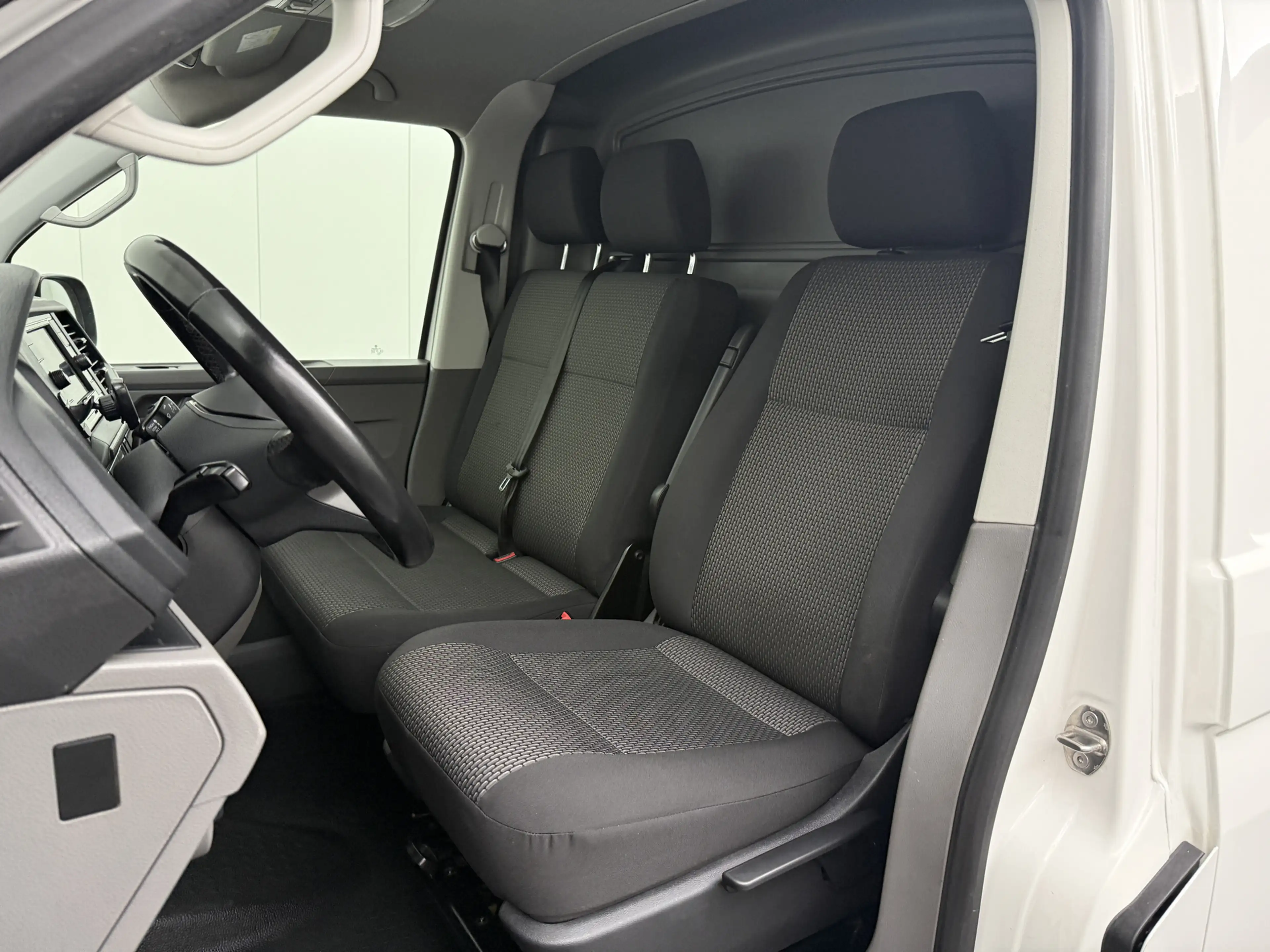 Volkswagen T6.1 Transporter 2.0TDI Lang | Imperiaal | Trekhaak | Multimedia | — photo 20