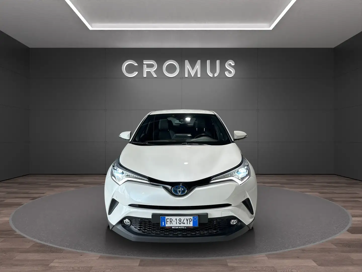 Toyota C-HR 1.8h Lounge 2wd e-cvt BIANCO PERLA - 2