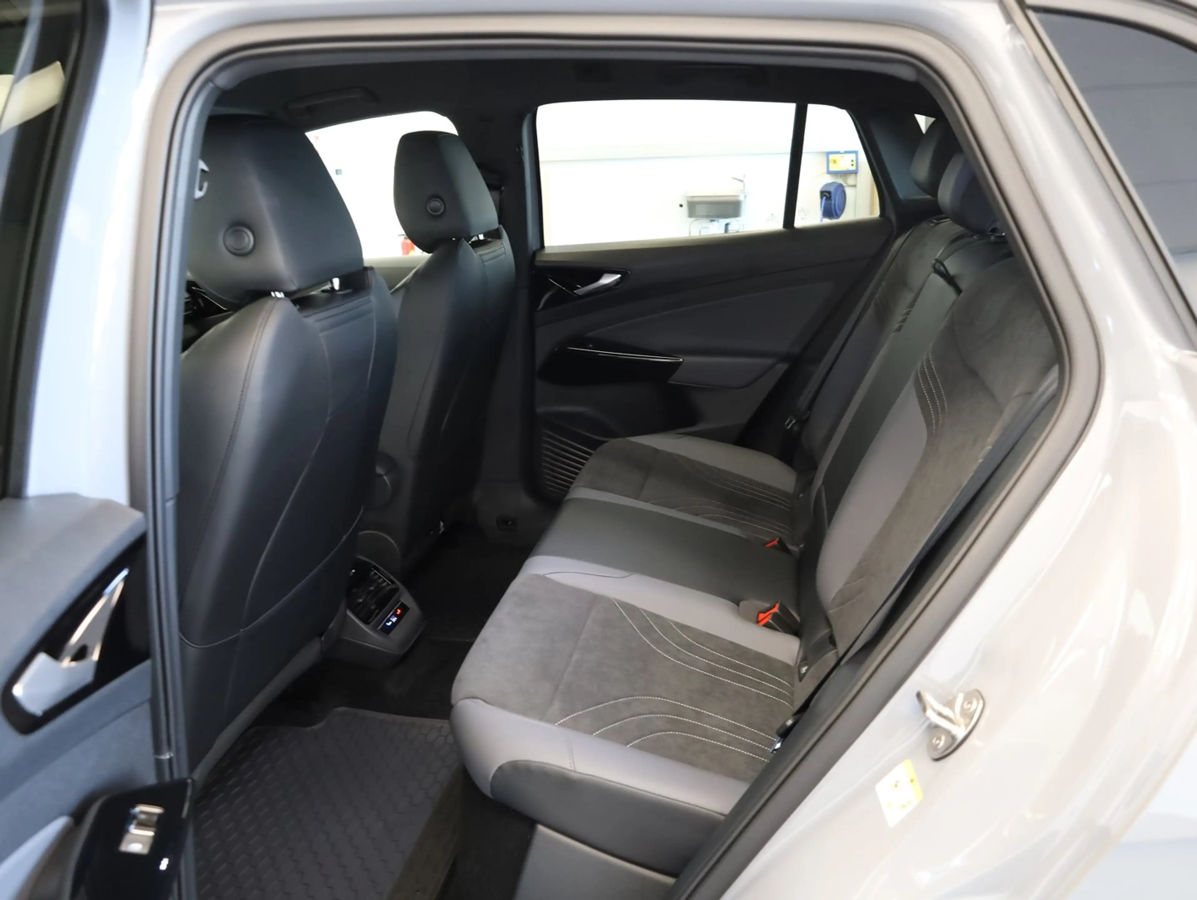 Volkswagen ID.4 Pro 4MOTION 220 kW Business -77 kWh — photo 11